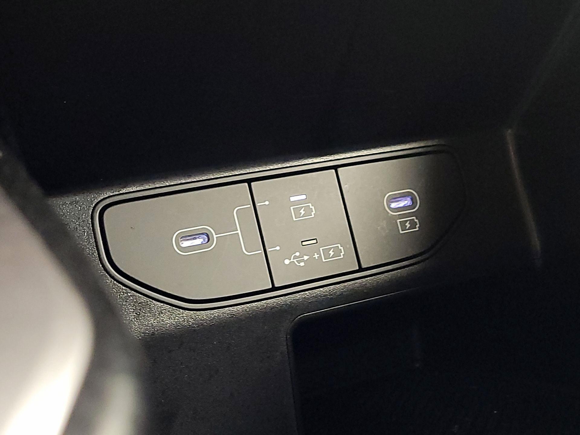 Thumbnail: 2025 Kia Sorento - 18