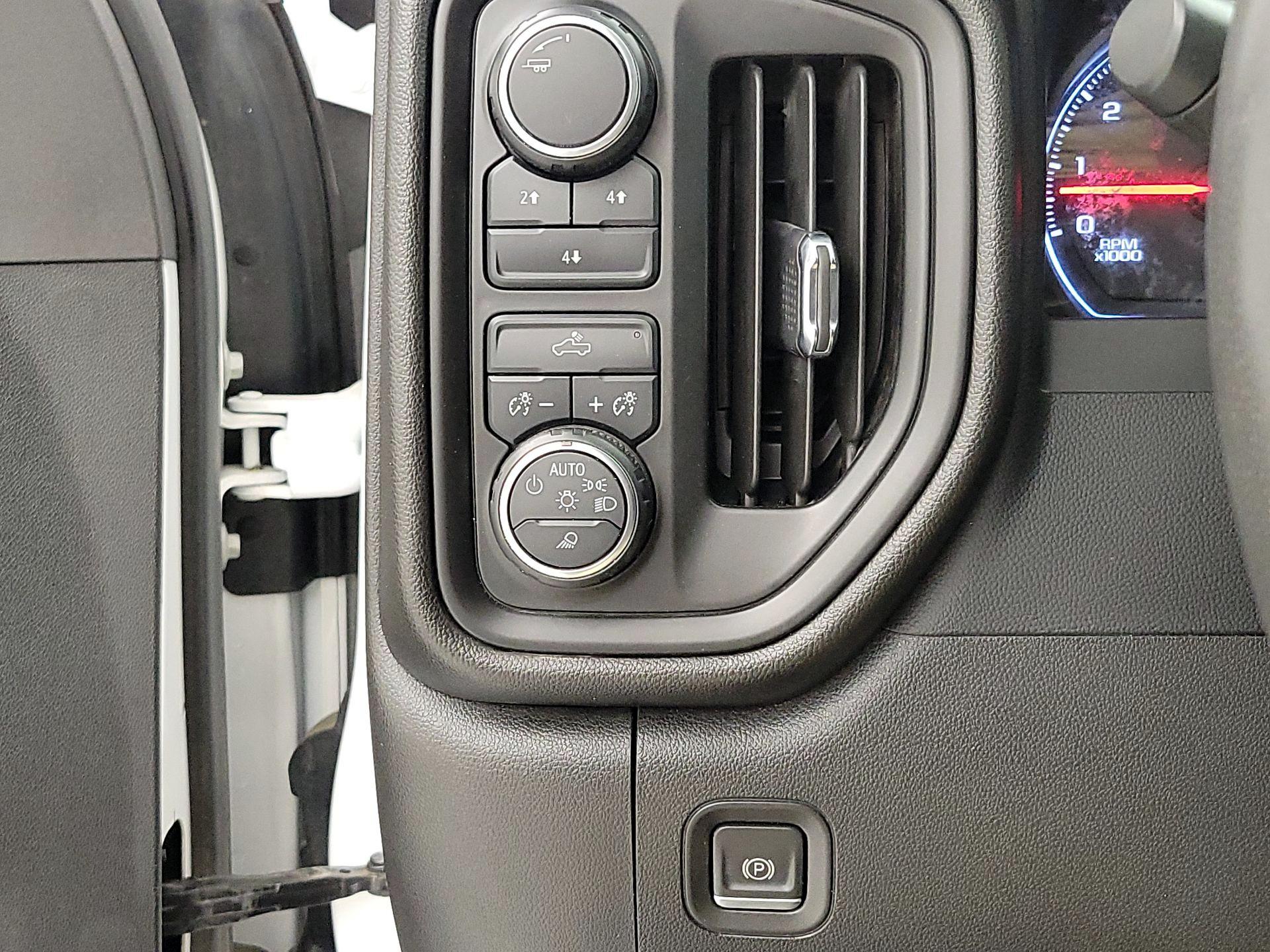 Thumbnail: 2023 Chevrolet Silverado 2500 - 13