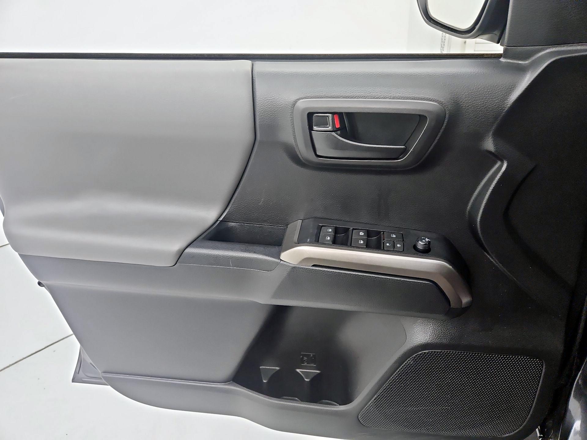 Thumbnail: 2022 Toyota Tacoma - 12