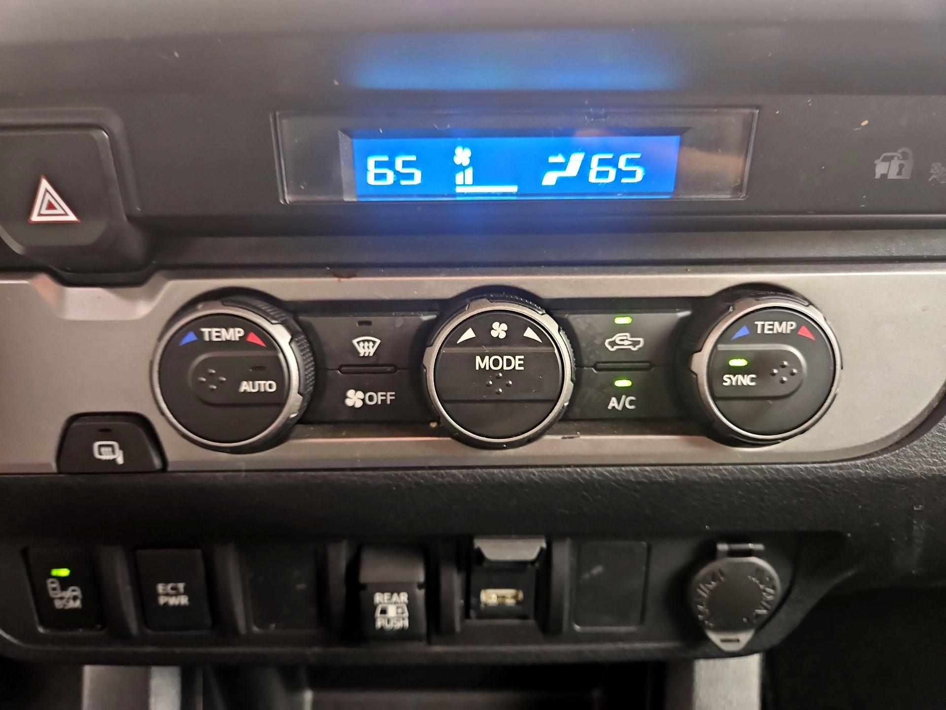 Thumbnail: 2022 Toyota Tacoma - 16