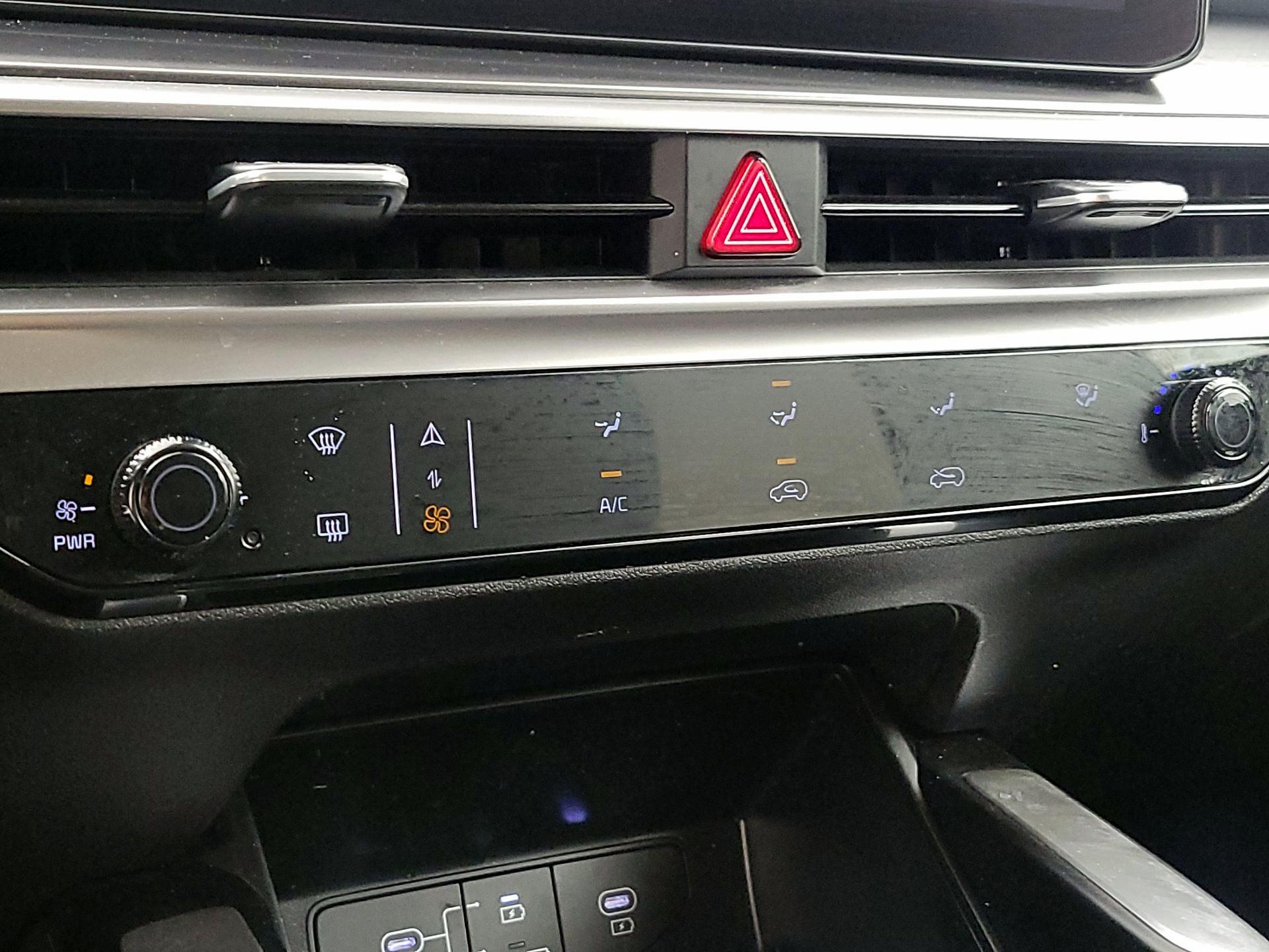 Thumbnail: 2024 Kia Sorento - 16