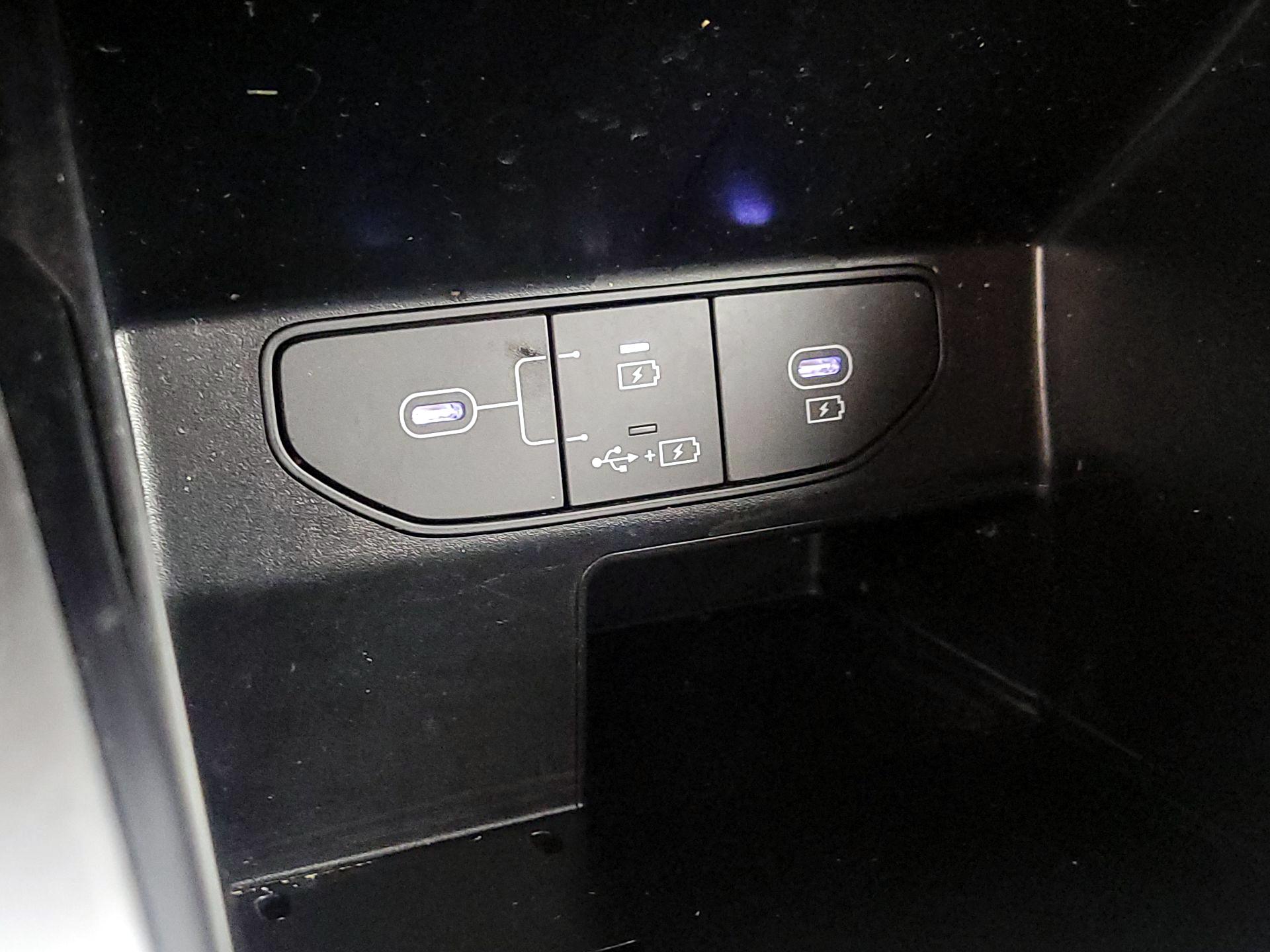 Thumbnail: 2024 Kia Sorento - 18