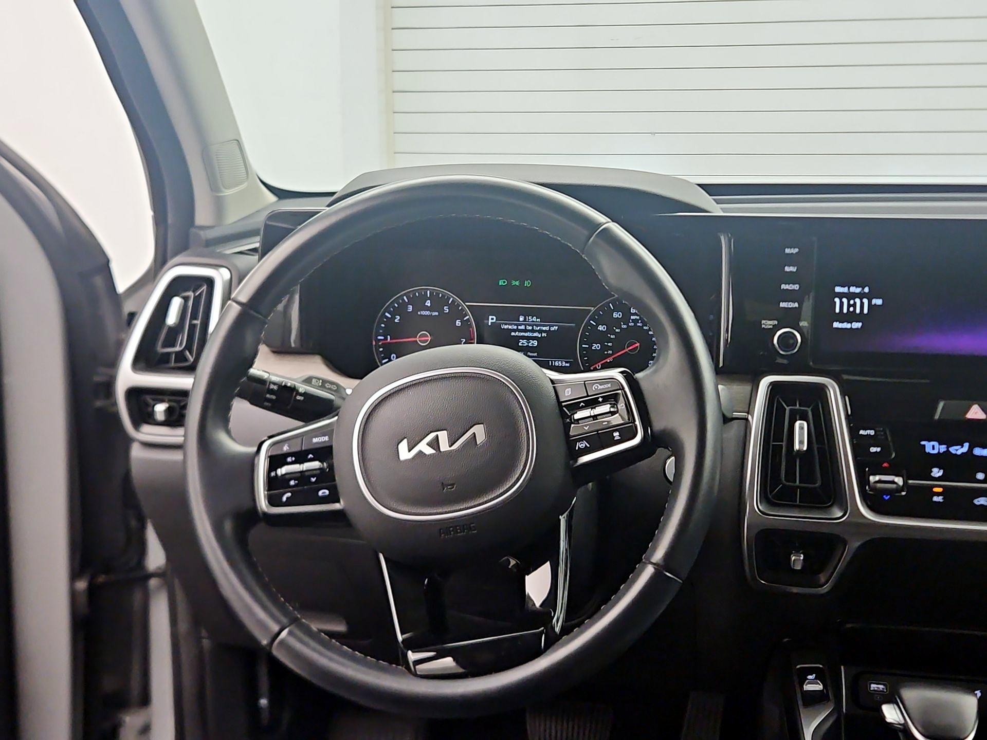 Thumbnail: 2023 Kia Sorento - 10