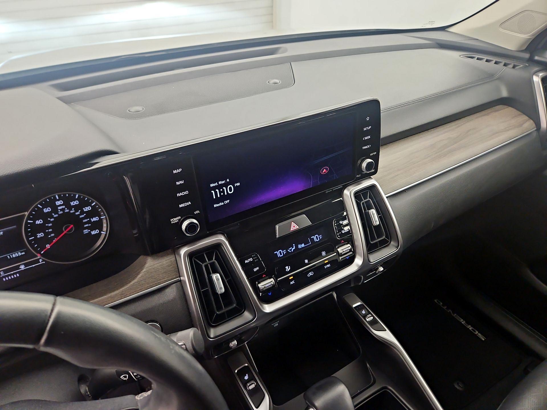 Thumbnail: 2023 Kia Sorento - 13