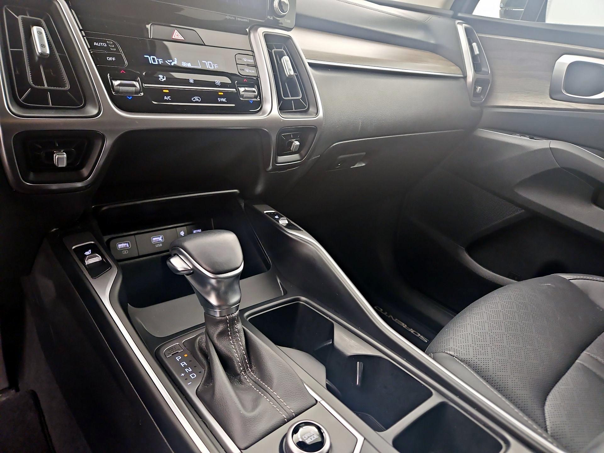 Thumbnail: 2023 Kia Sorento - 15