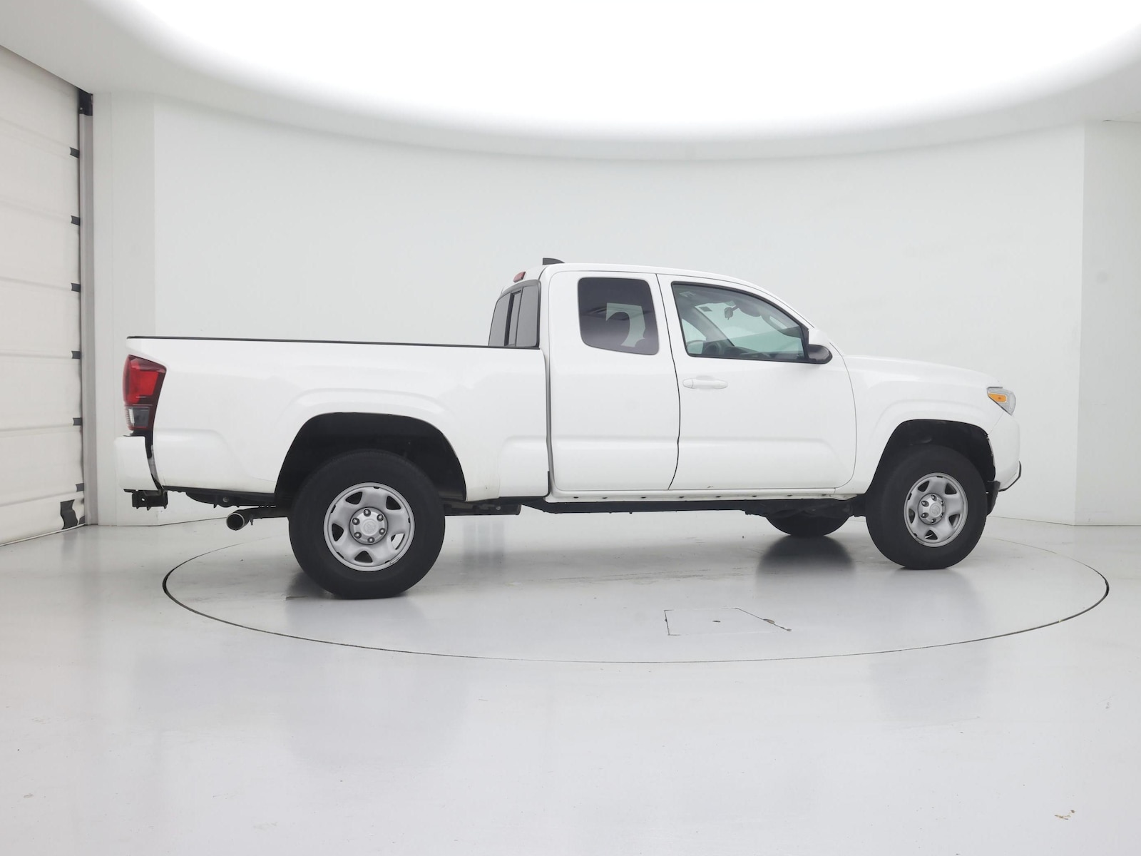 2023 Toyota Tacoma SR - Photo 2