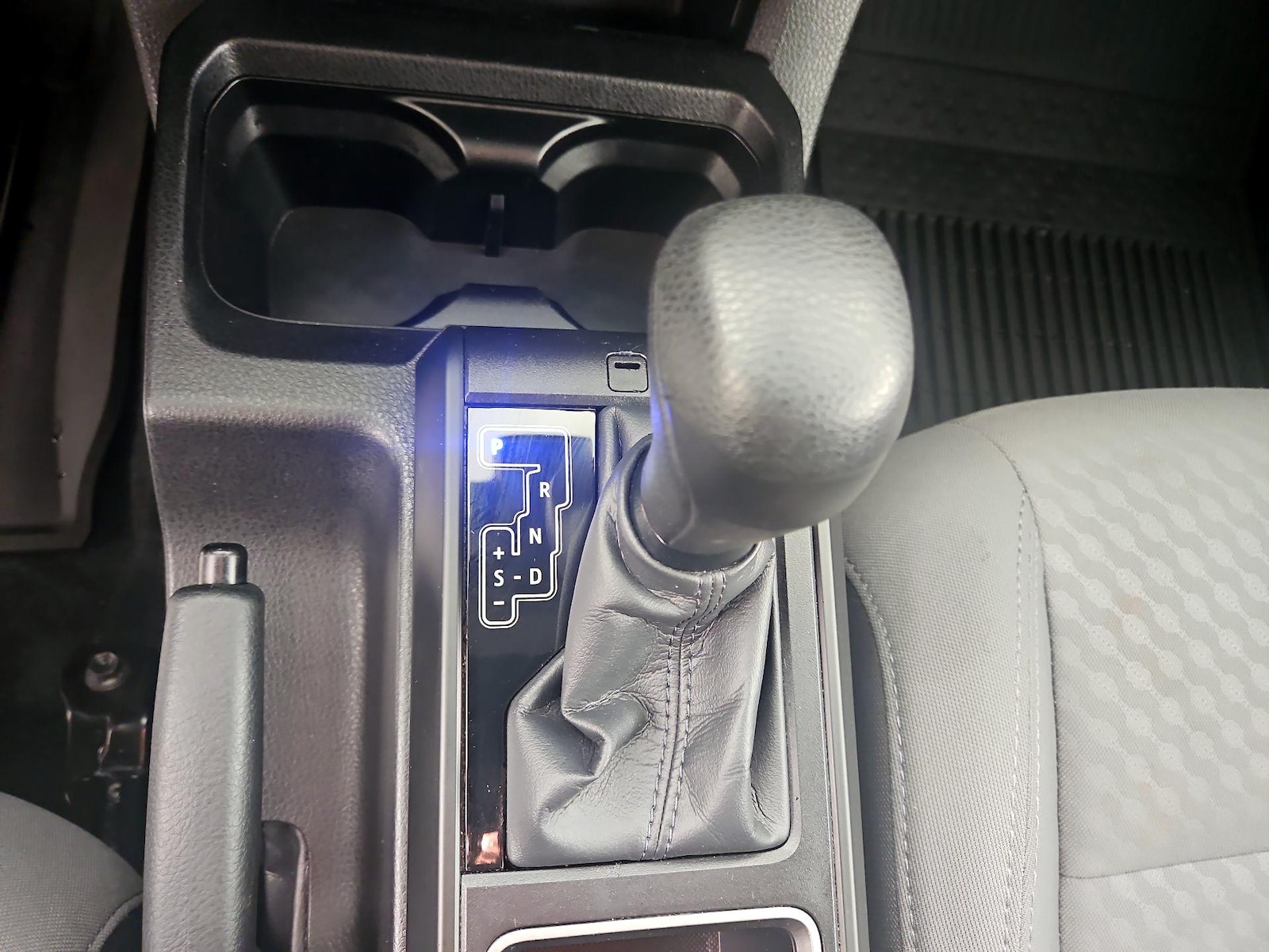 2023 Toyota Tacoma SR - Photo 18