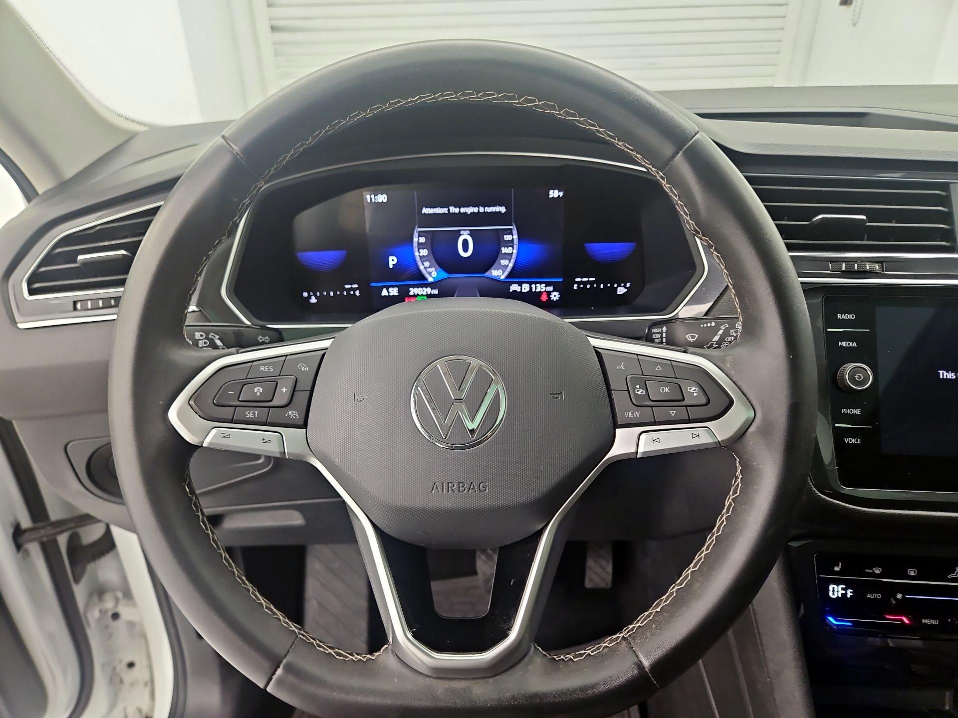 Thumbnail: 2023 Volkswagen Tiguan - 10