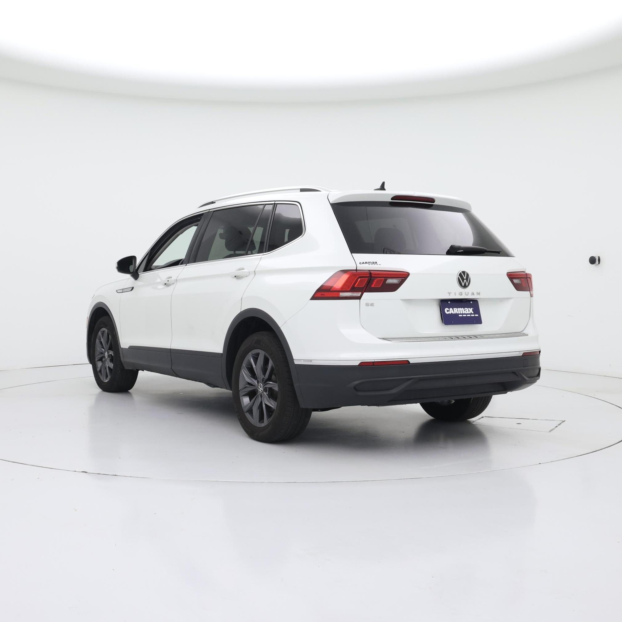 Thumbnail: 2023 Volkswagen Tiguan - 2
