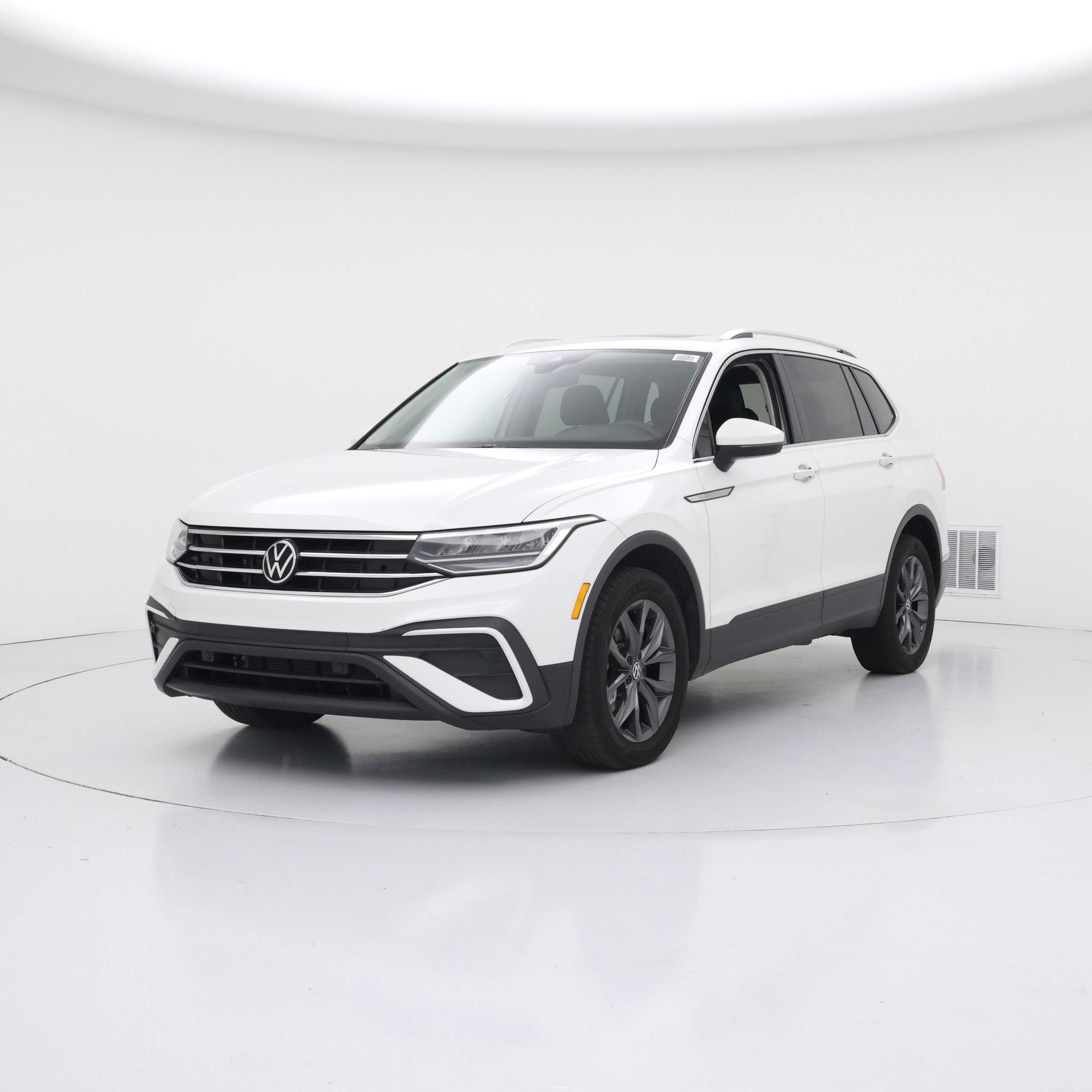 Thumbnail: 2023 Volkswagen Tiguan - 4