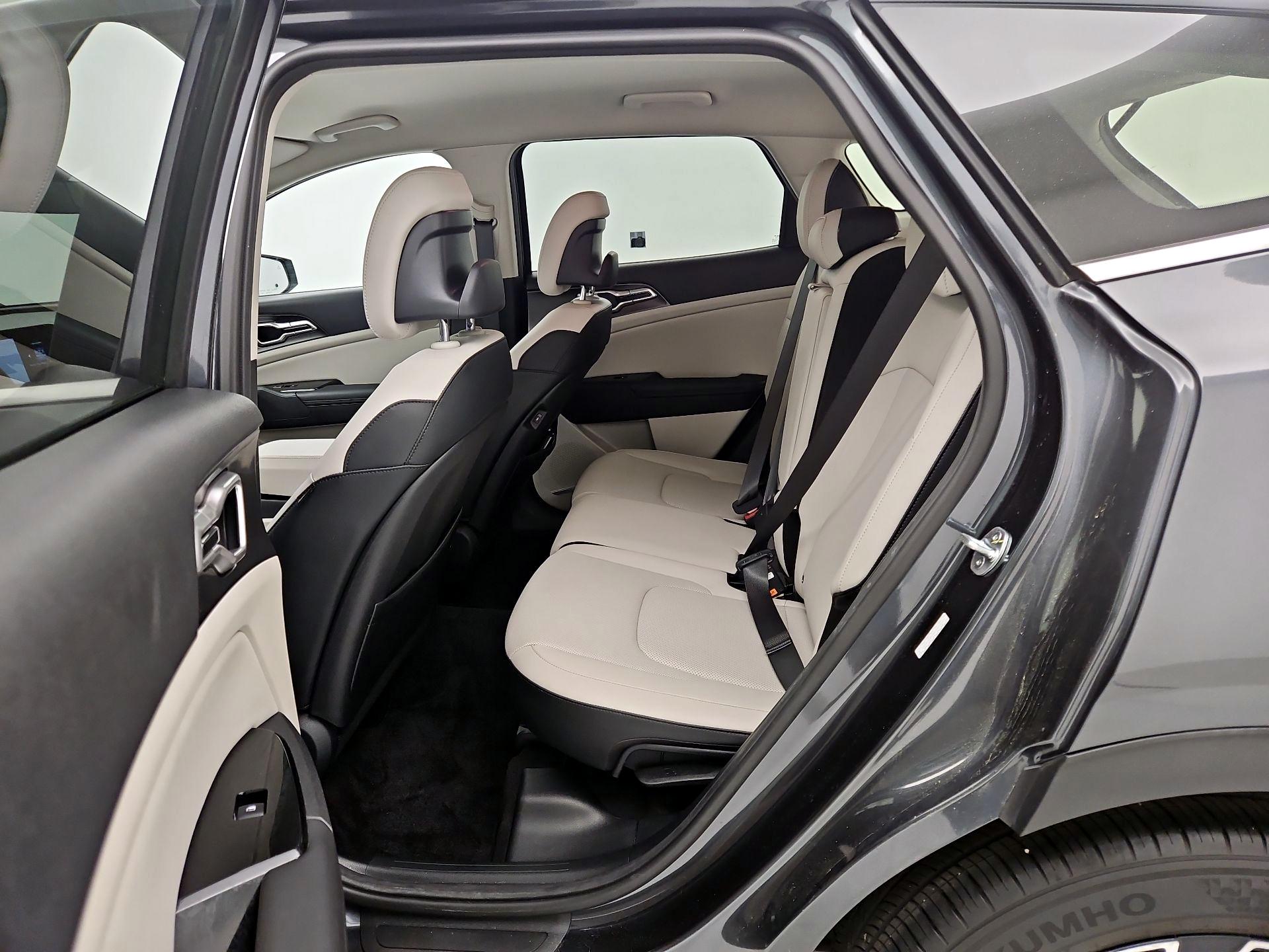 Thumbnail: 2023 Kia Sportage - 20