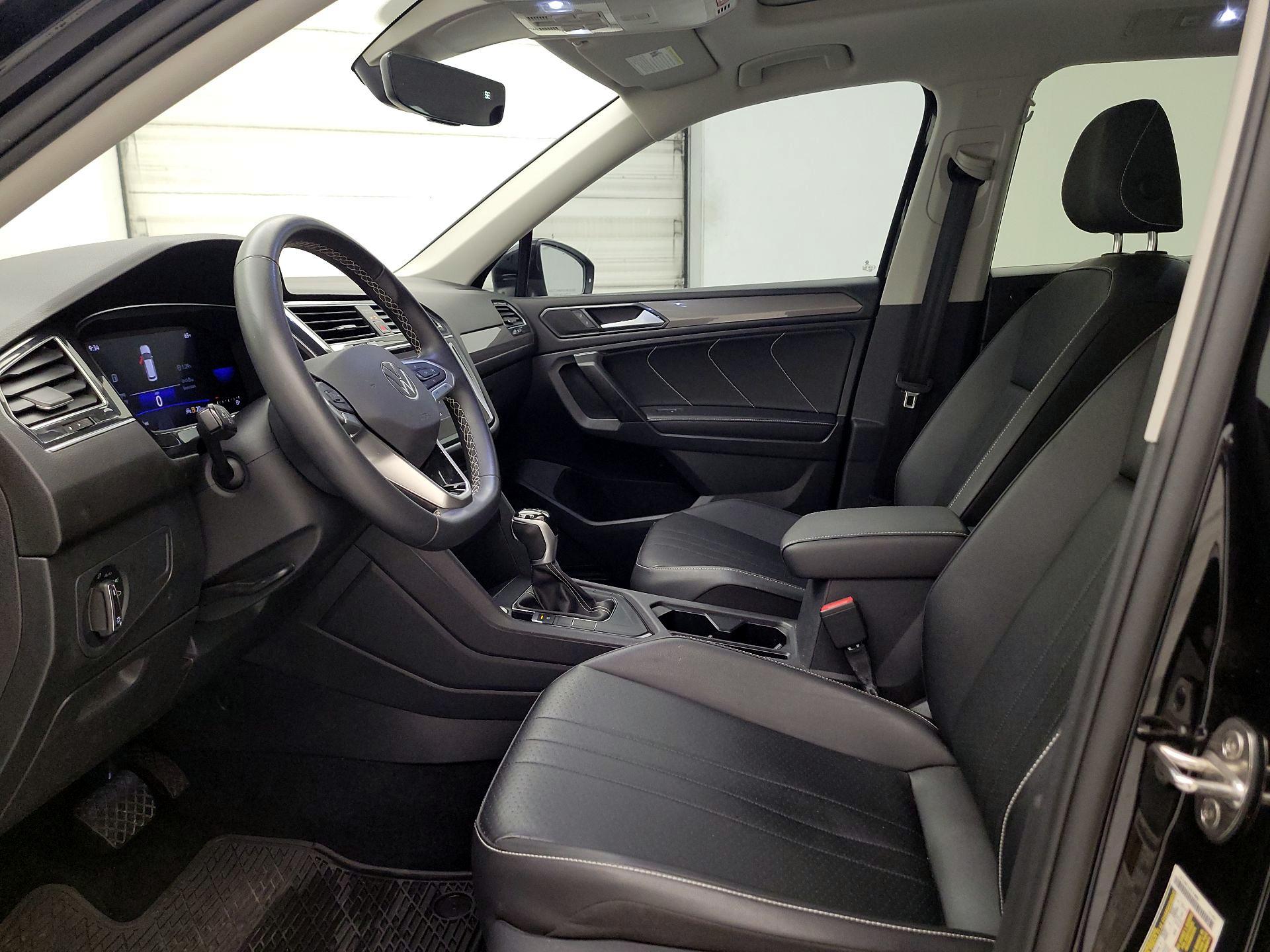 Thumbnail: 2022 Volkswagen Tiguan - 11