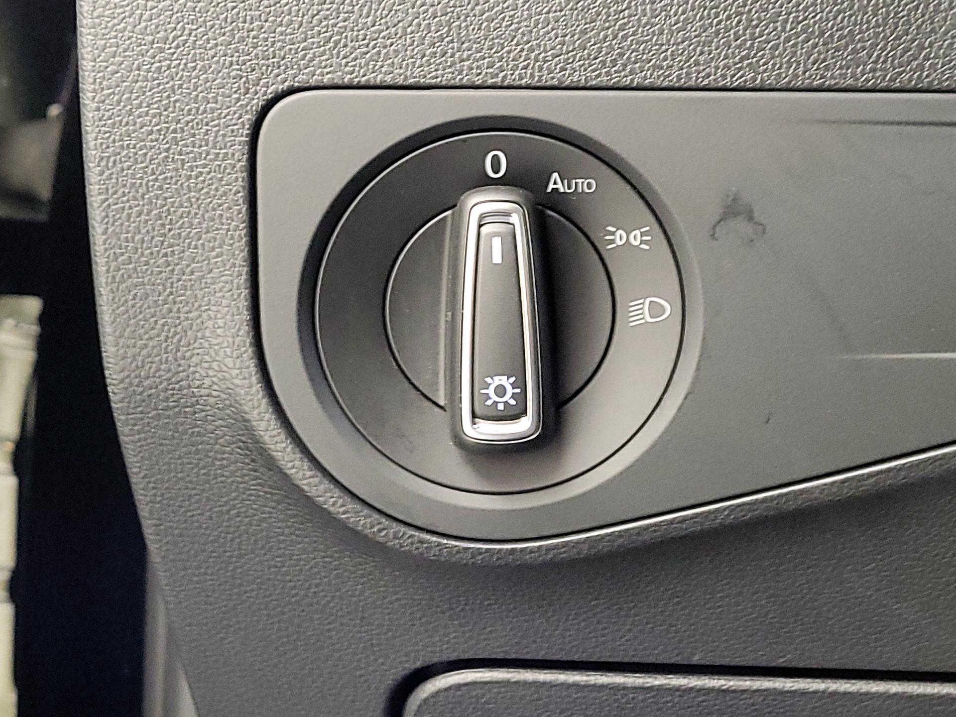 Thumbnail: 2022 Volkswagen Tiguan - 13