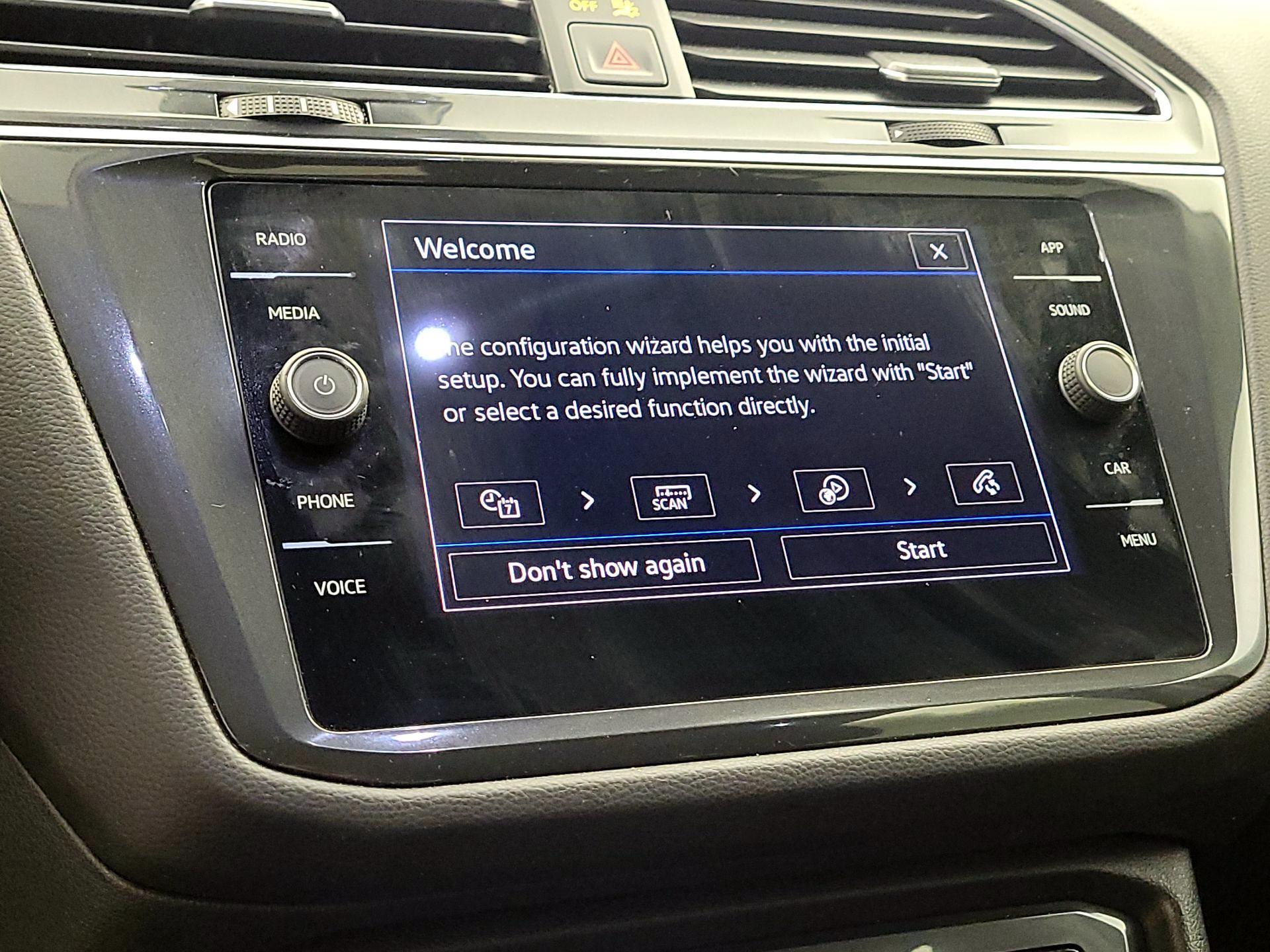 Thumbnail: 2022 Volkswagen Tiguan - 15