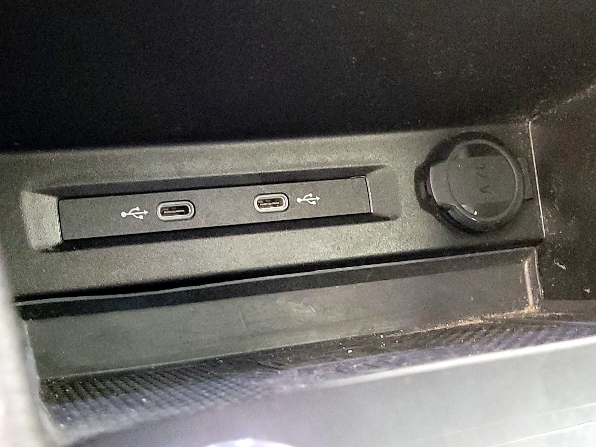 Thumbnail: 2022 Volkswagen Tiguan - 18