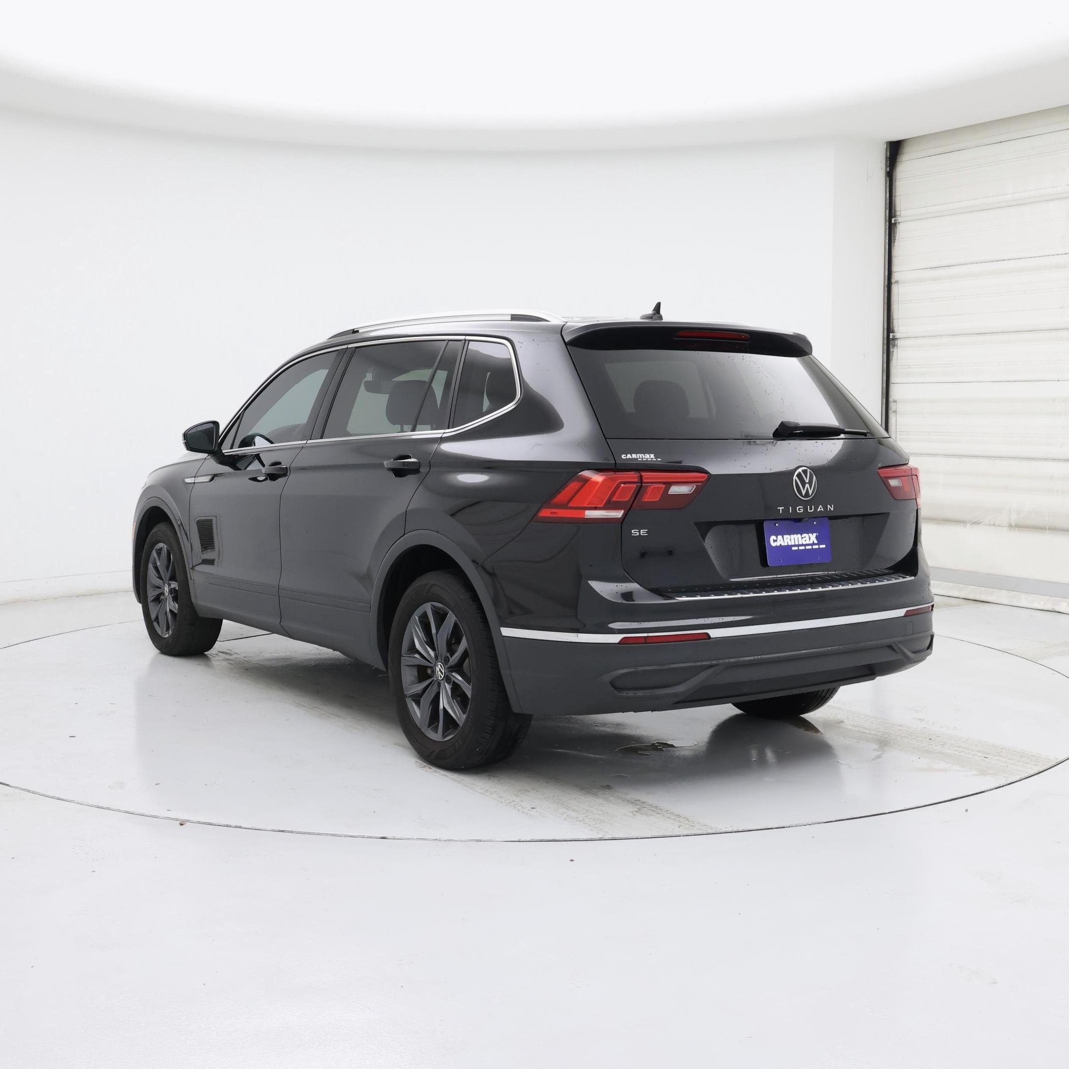 Thumbnail: 2022 Volkswagen Tiguan - 2