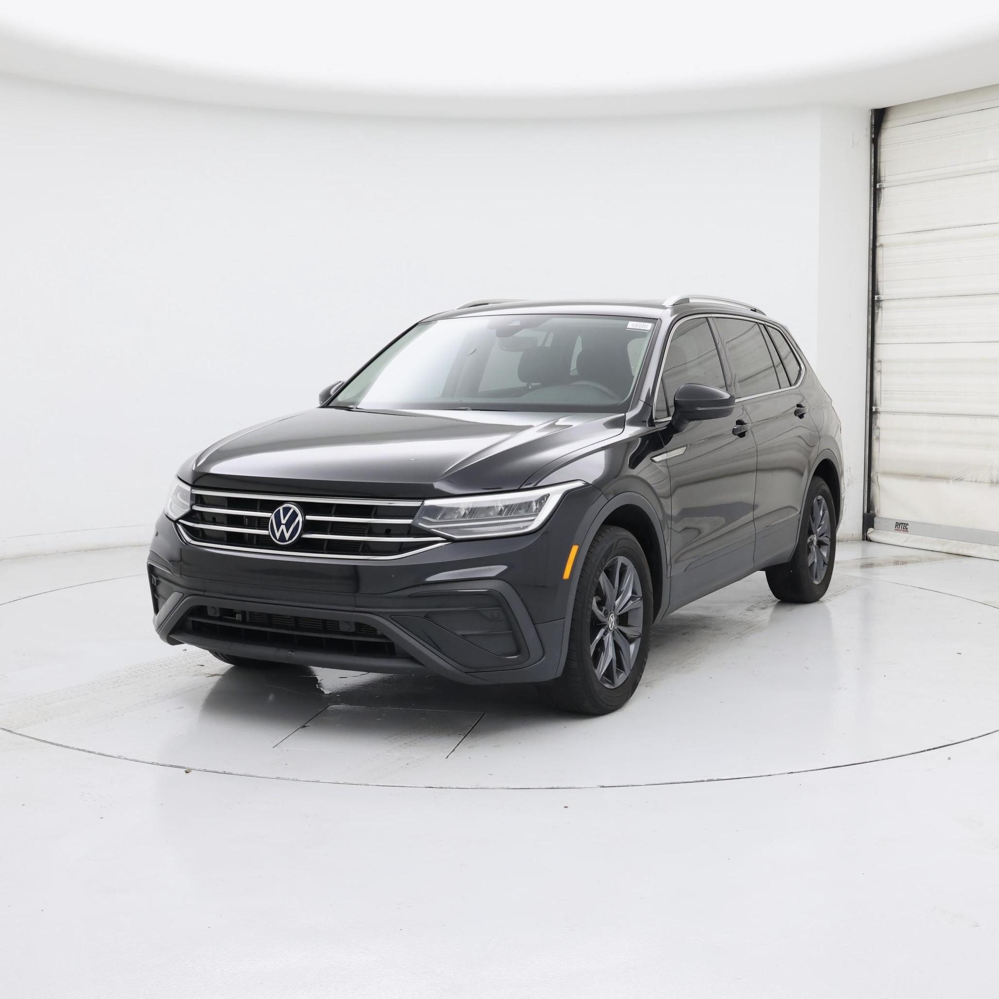 Thumbnail: 2022 Volkswagen Tiguan - 4