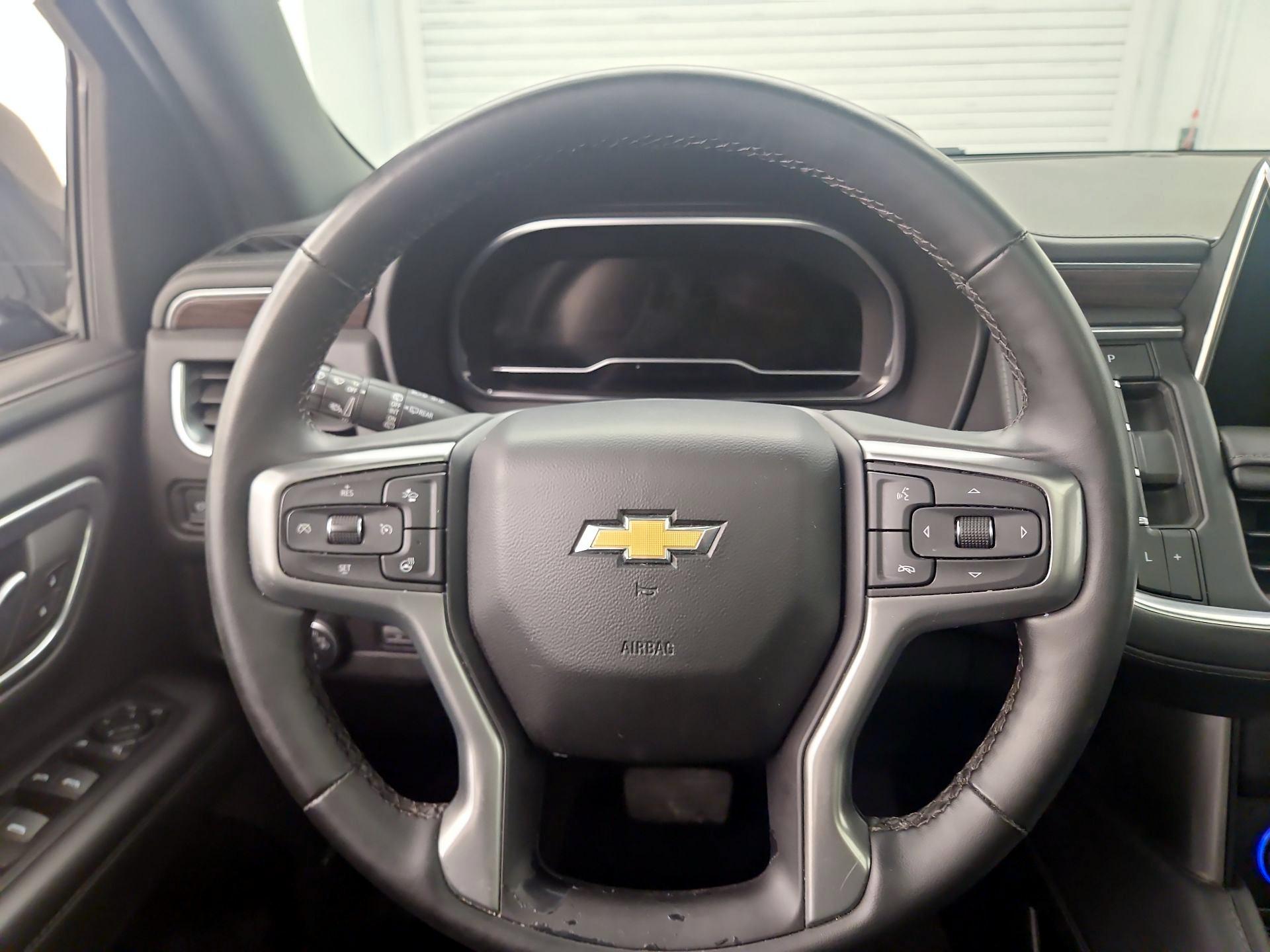 Thumbnail: 2023 Chevrolet Suburban - 10