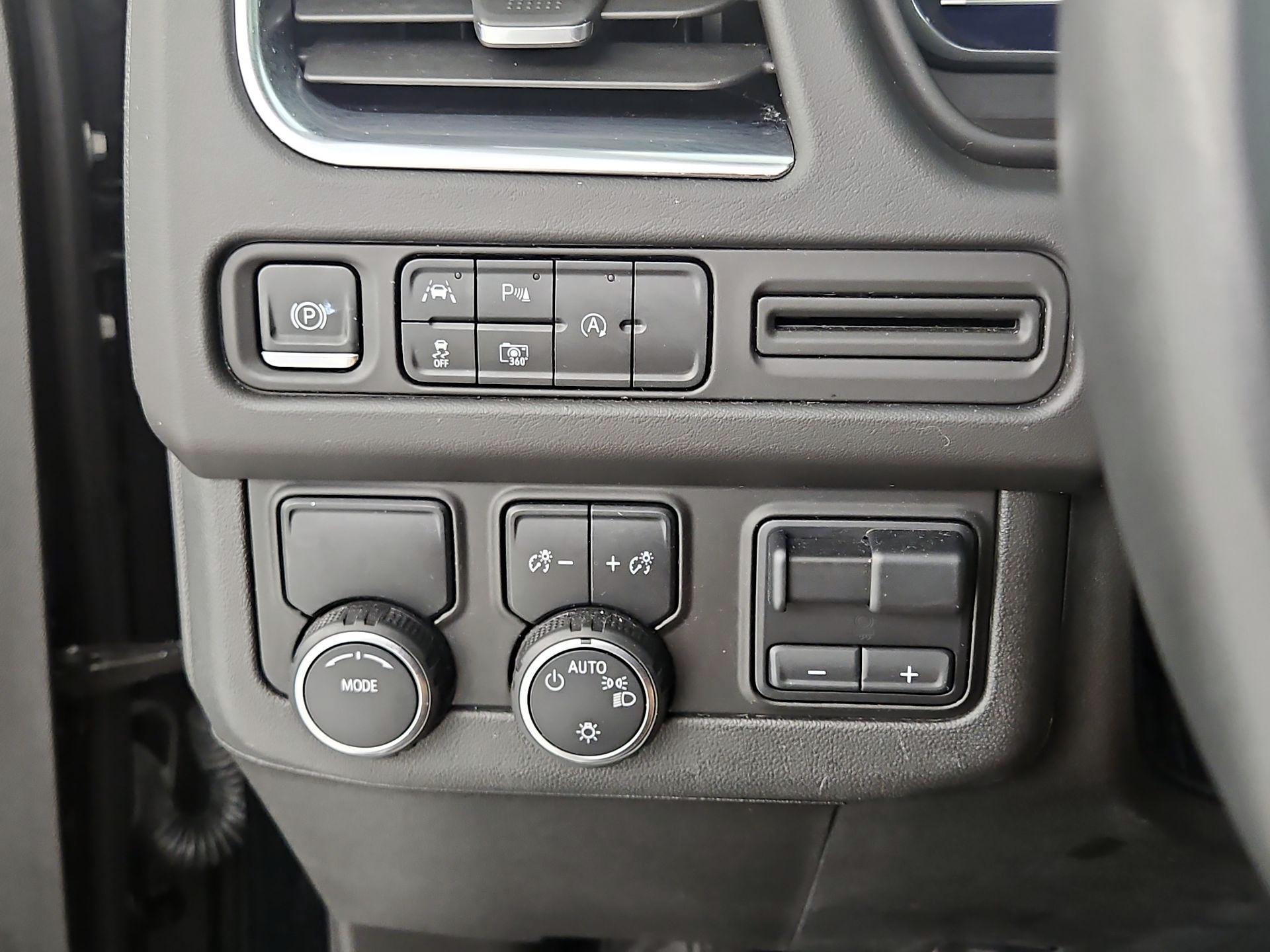 Thumbnail: 2023 Chevrolet Suburban - 13