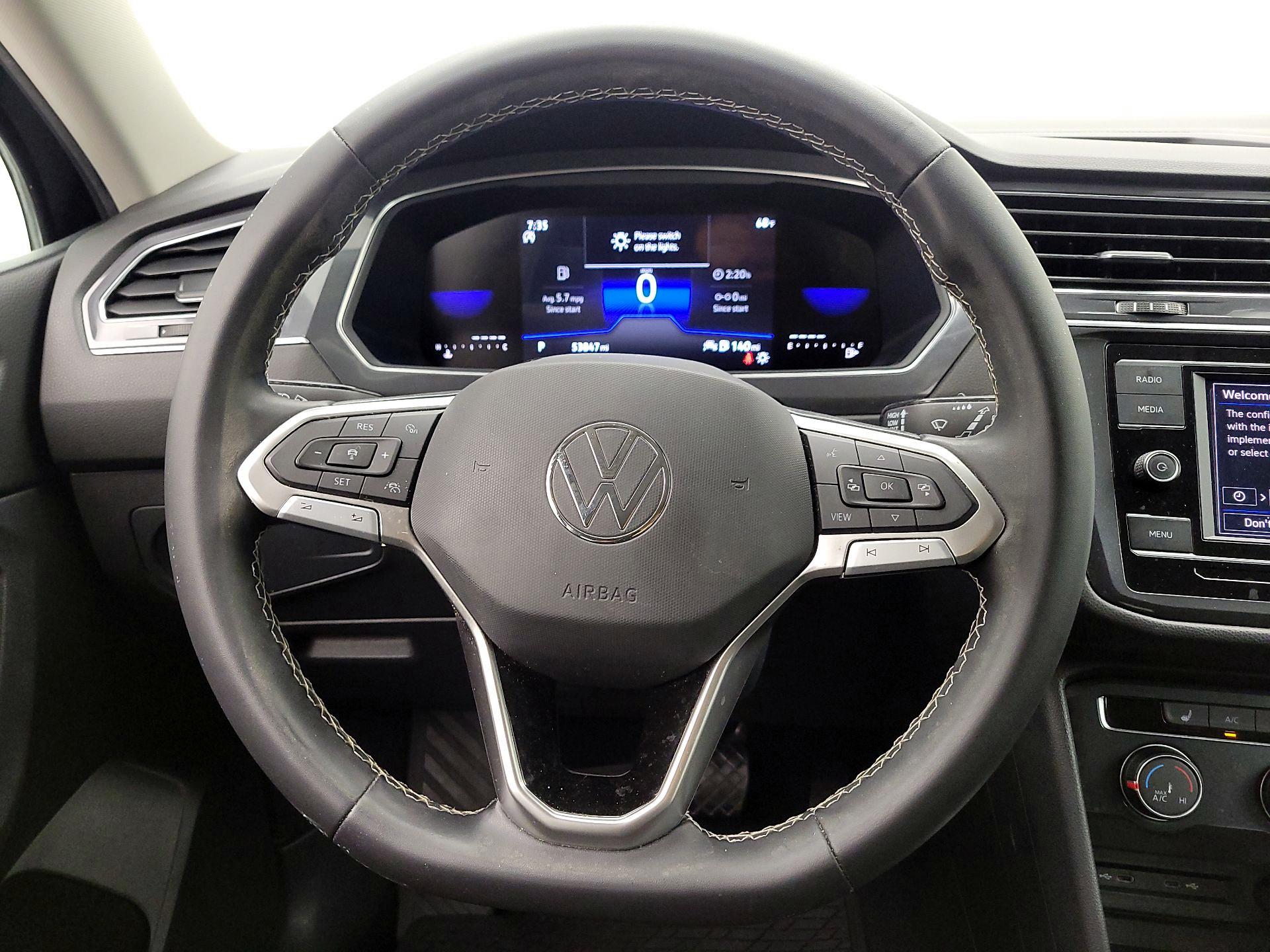 Thumbnail: 2023 Volkswagen Tiguan - 10