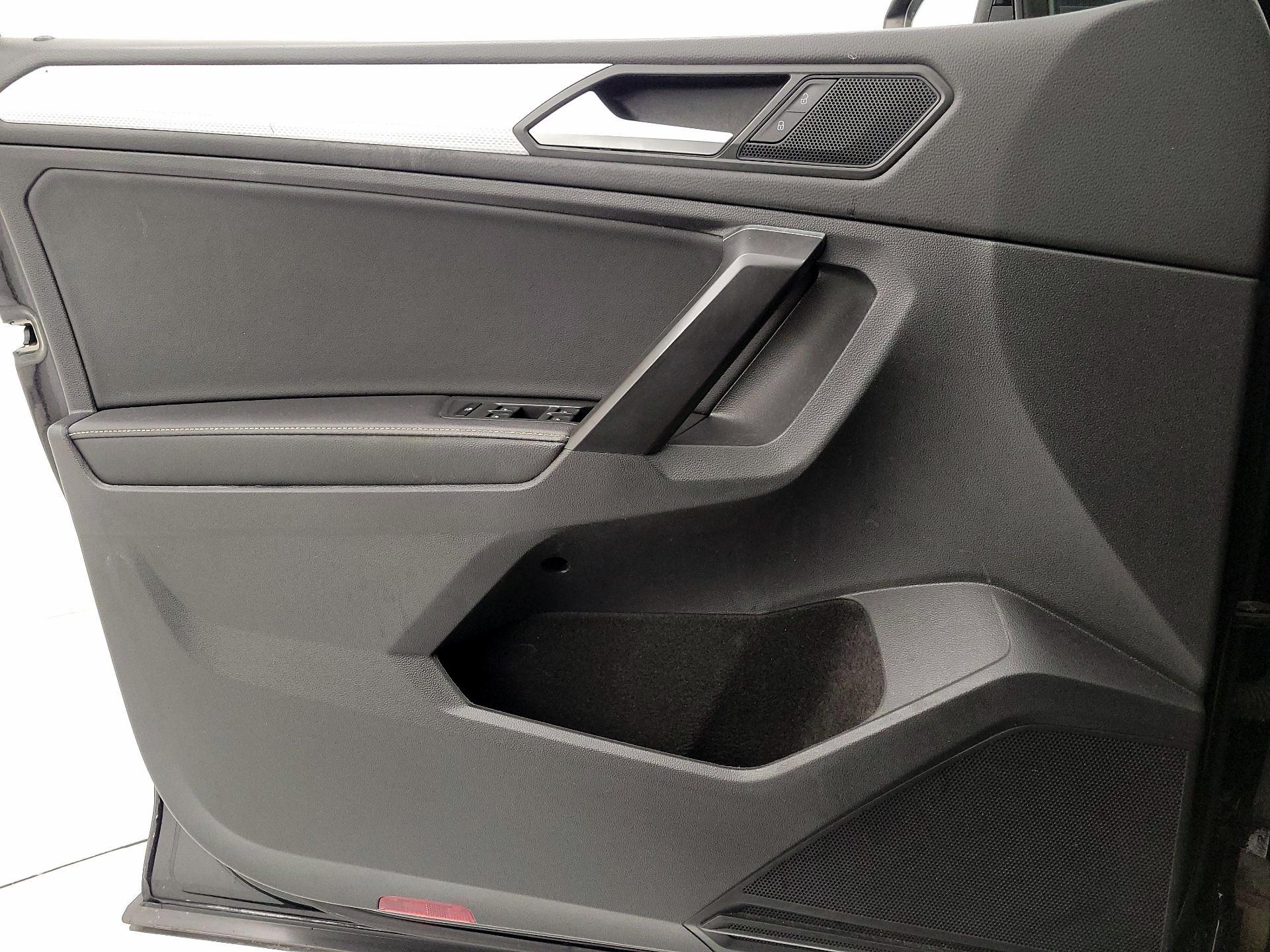 Thumbnail: 2023 Volkswagen Tiguan - 12