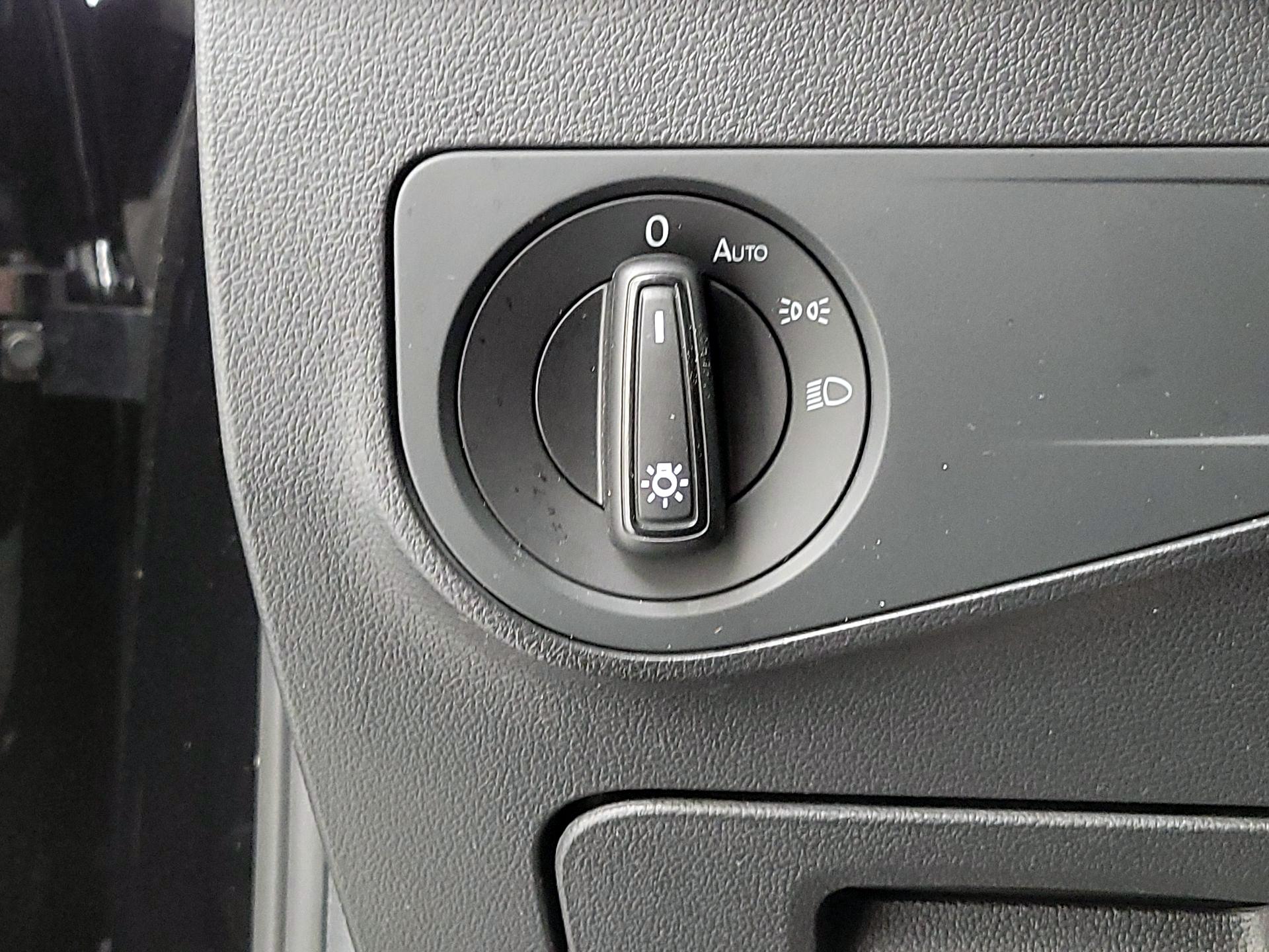 Thumbnail: 2023 Volkswagen Tiguan - 13