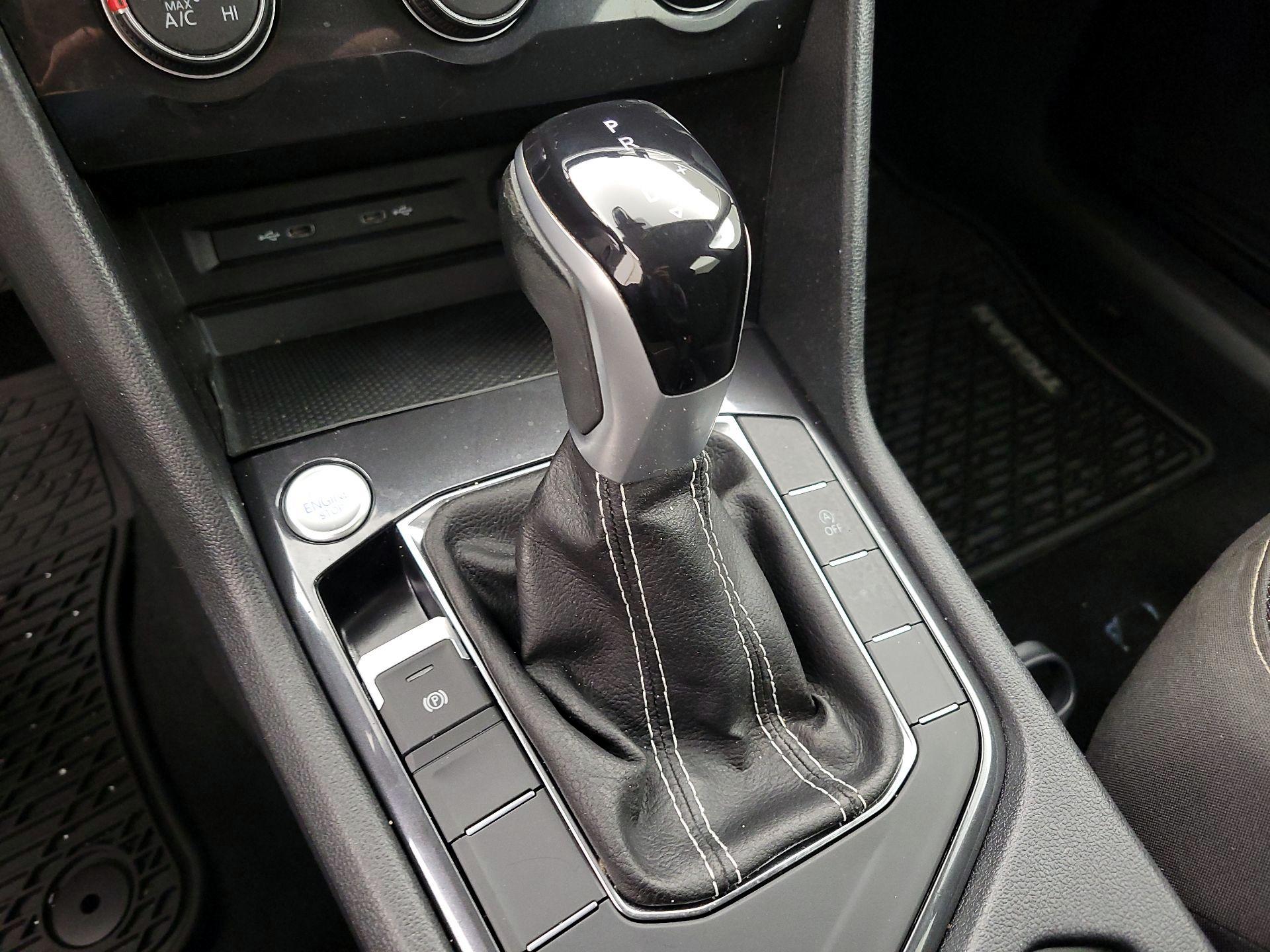 Thumbnail: 2023 Volkswagen Tiguan - 17