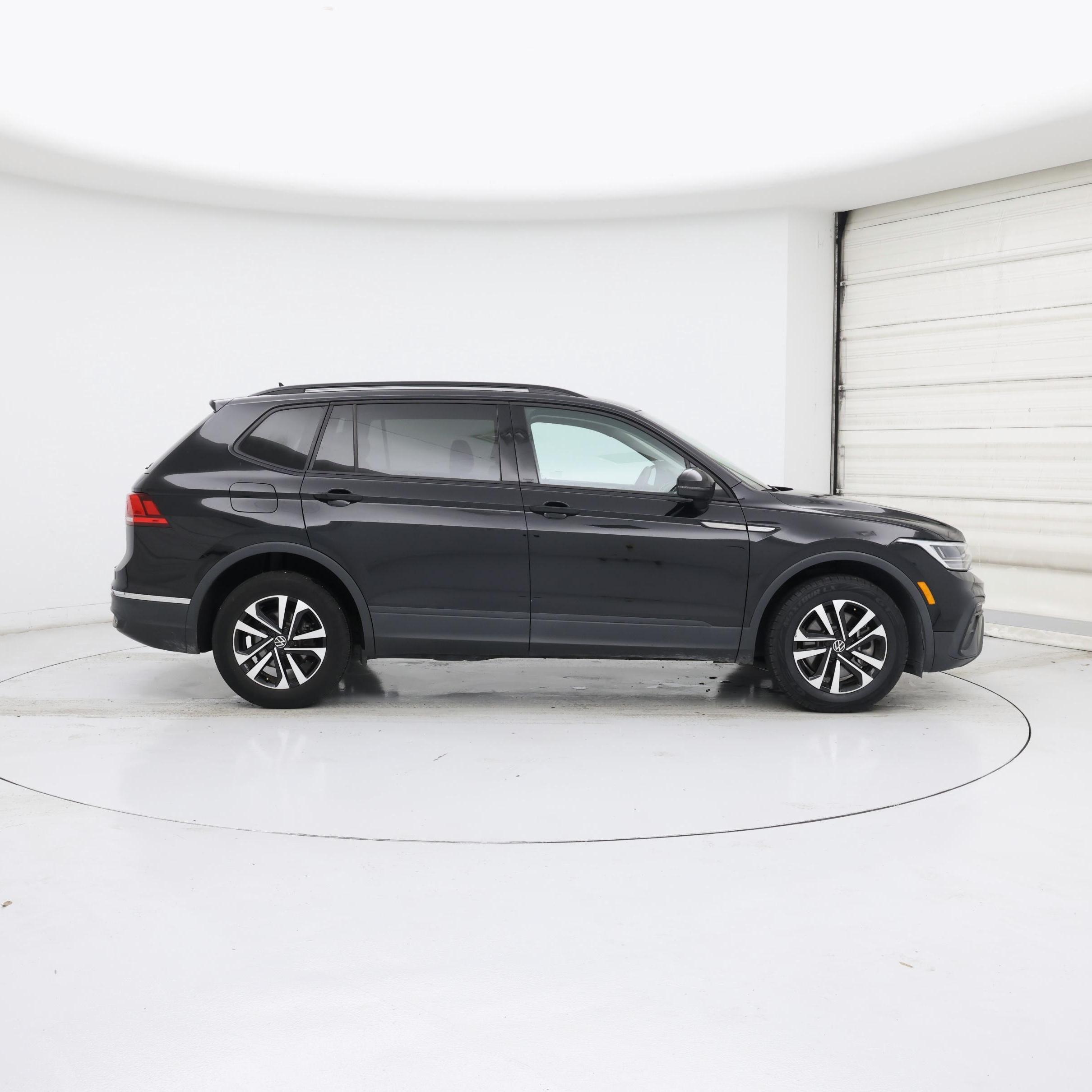 Thumbnail: 2023 Volkswagen Tiguan - 7