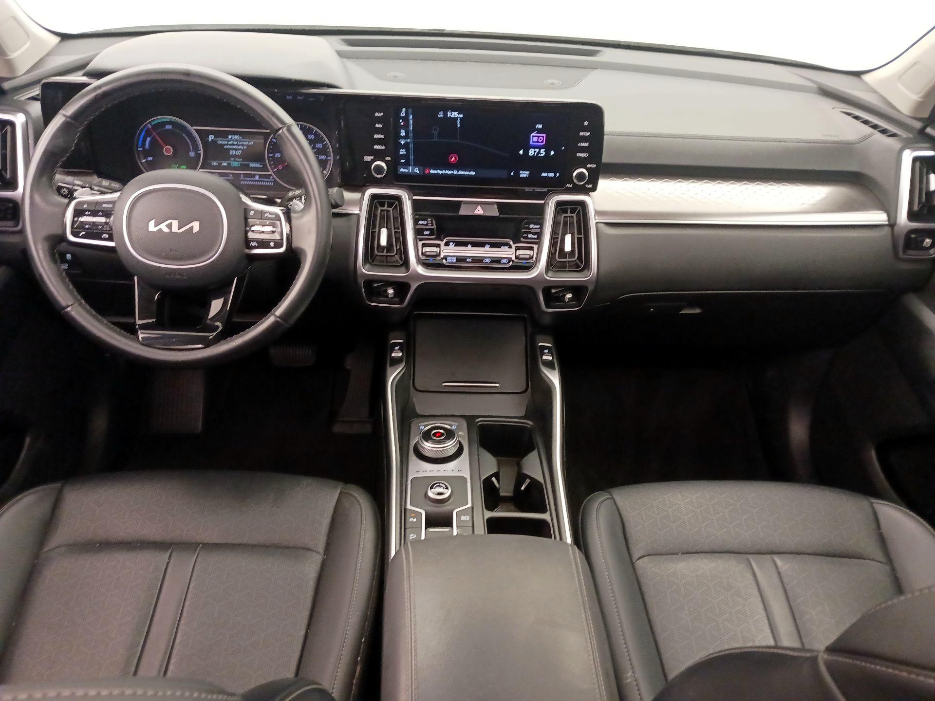 Thumbnail: 2023 Kia Sorento - 9