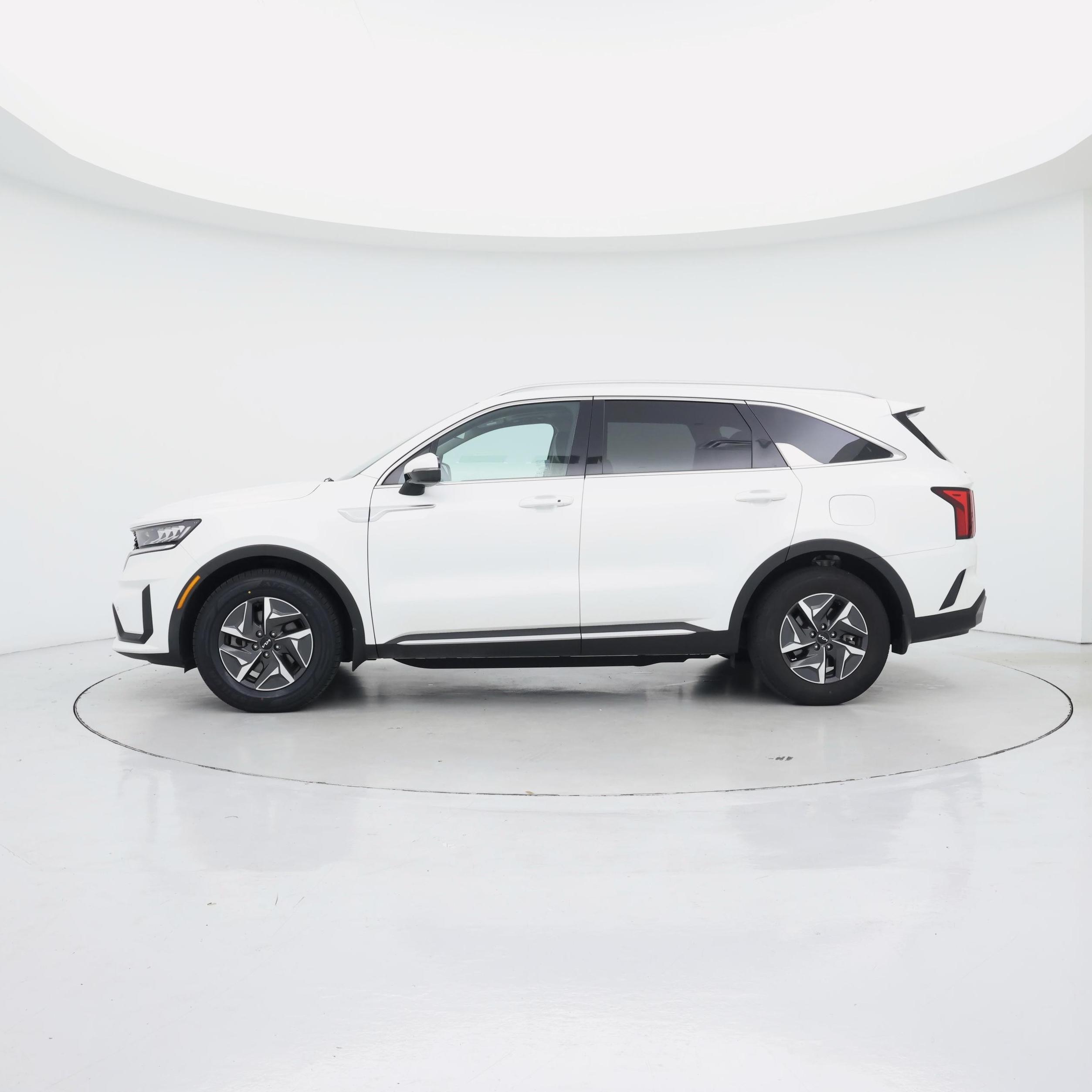 Thumbnail: 2023 Kia Sorento - 3