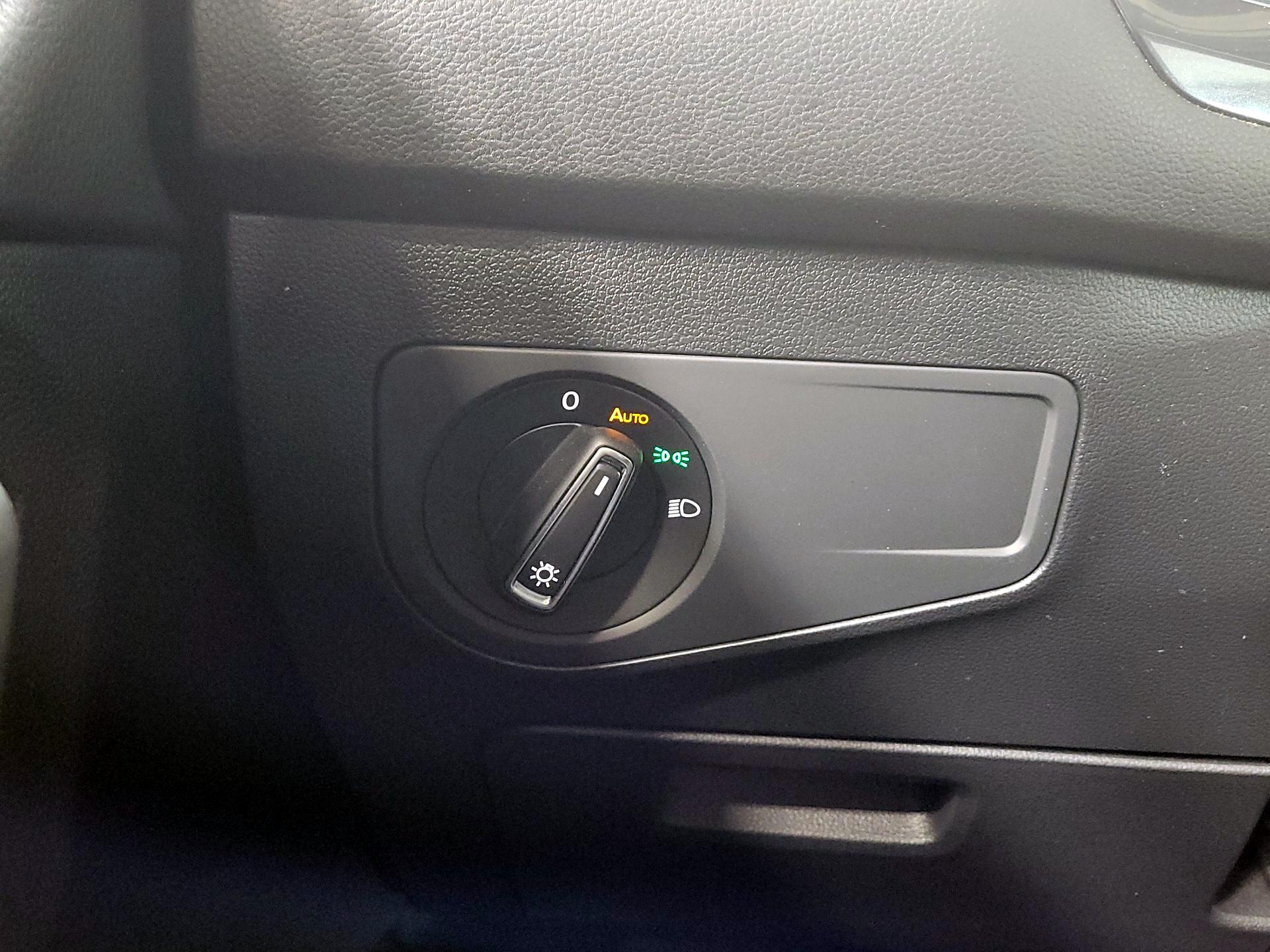 Thumbnail: 2022 Volkswagen Tiguan - 13