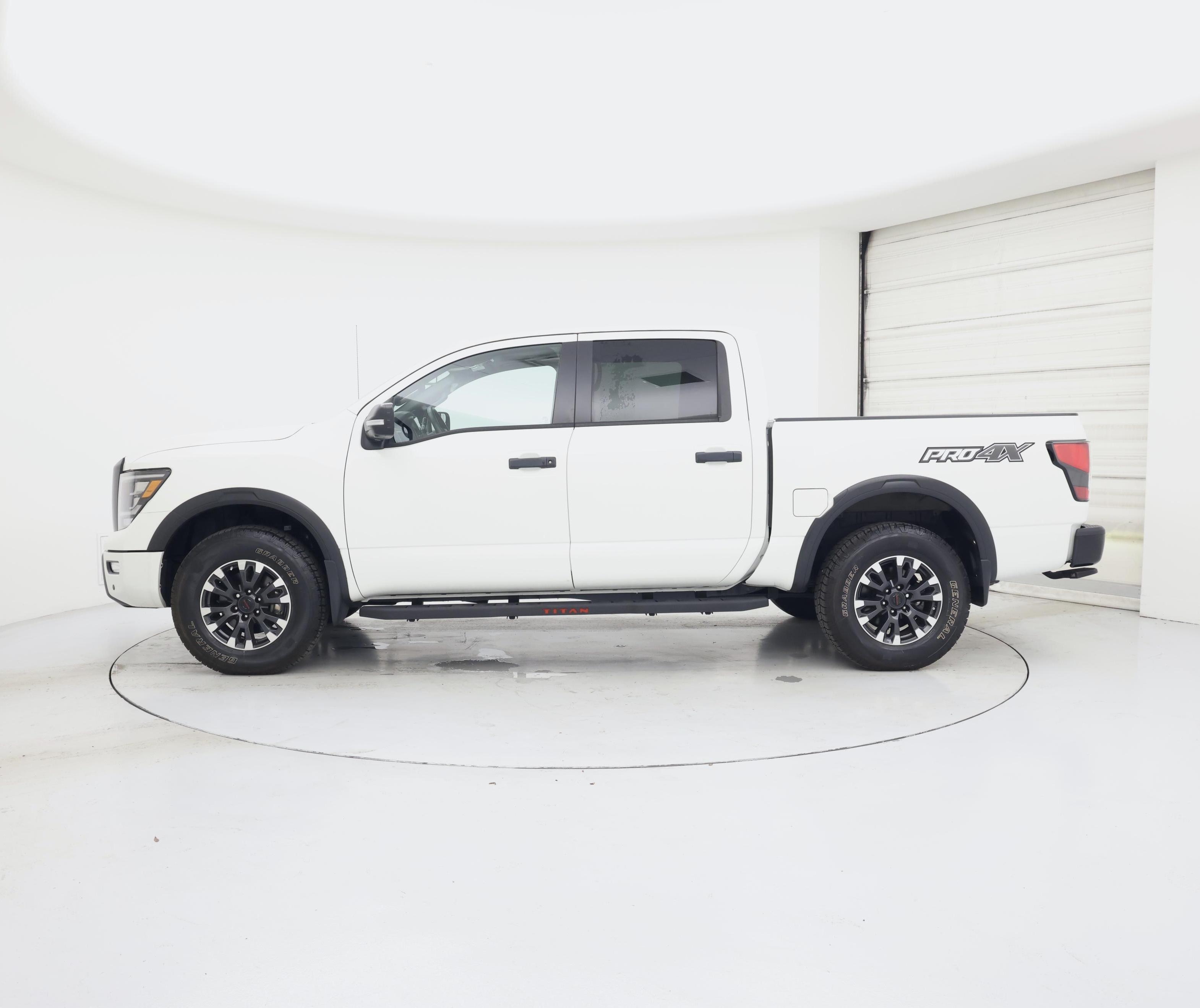 Thumbnail: 2020 Nissan Titan - 3