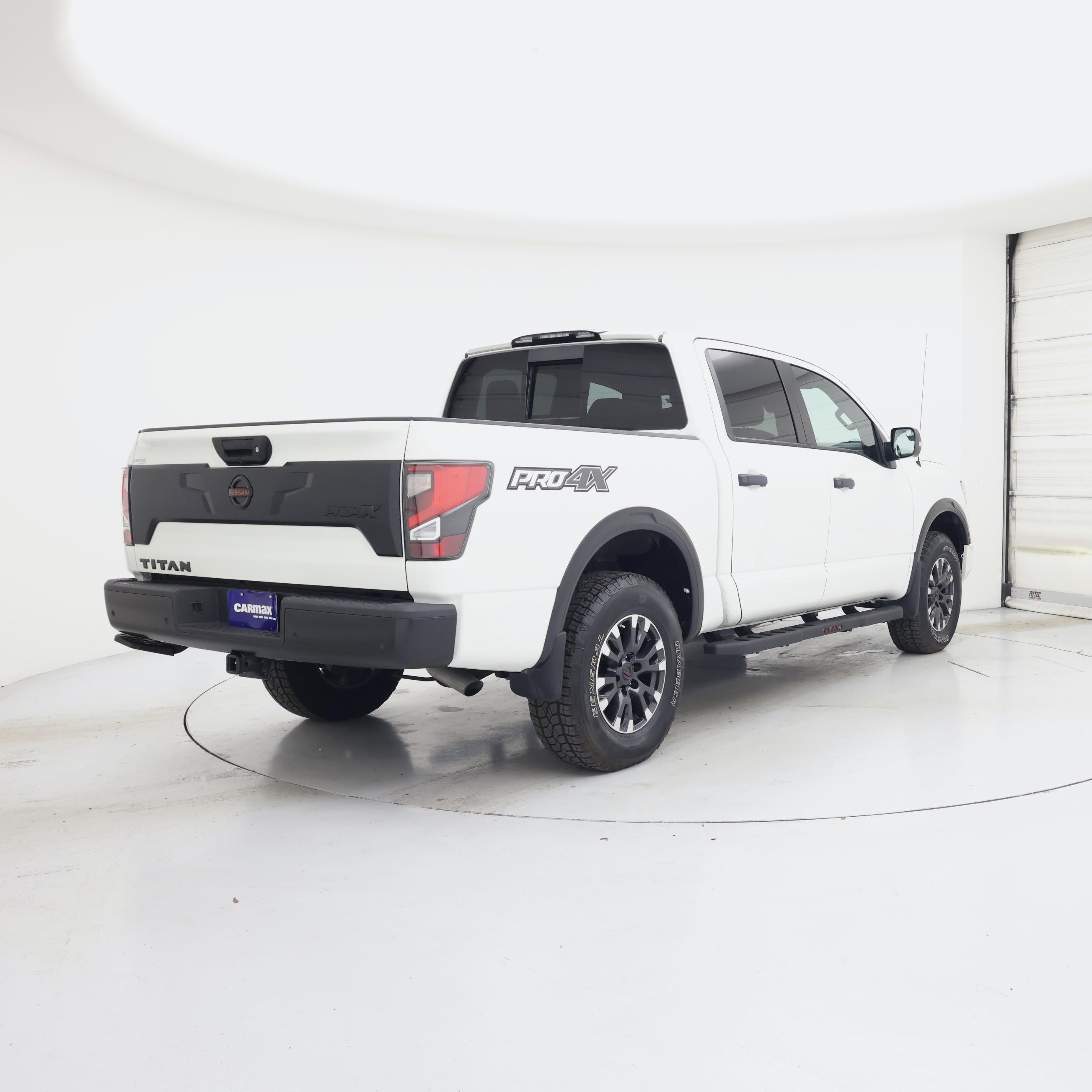 Thumbnail: 2020 Nissan Titan - 8