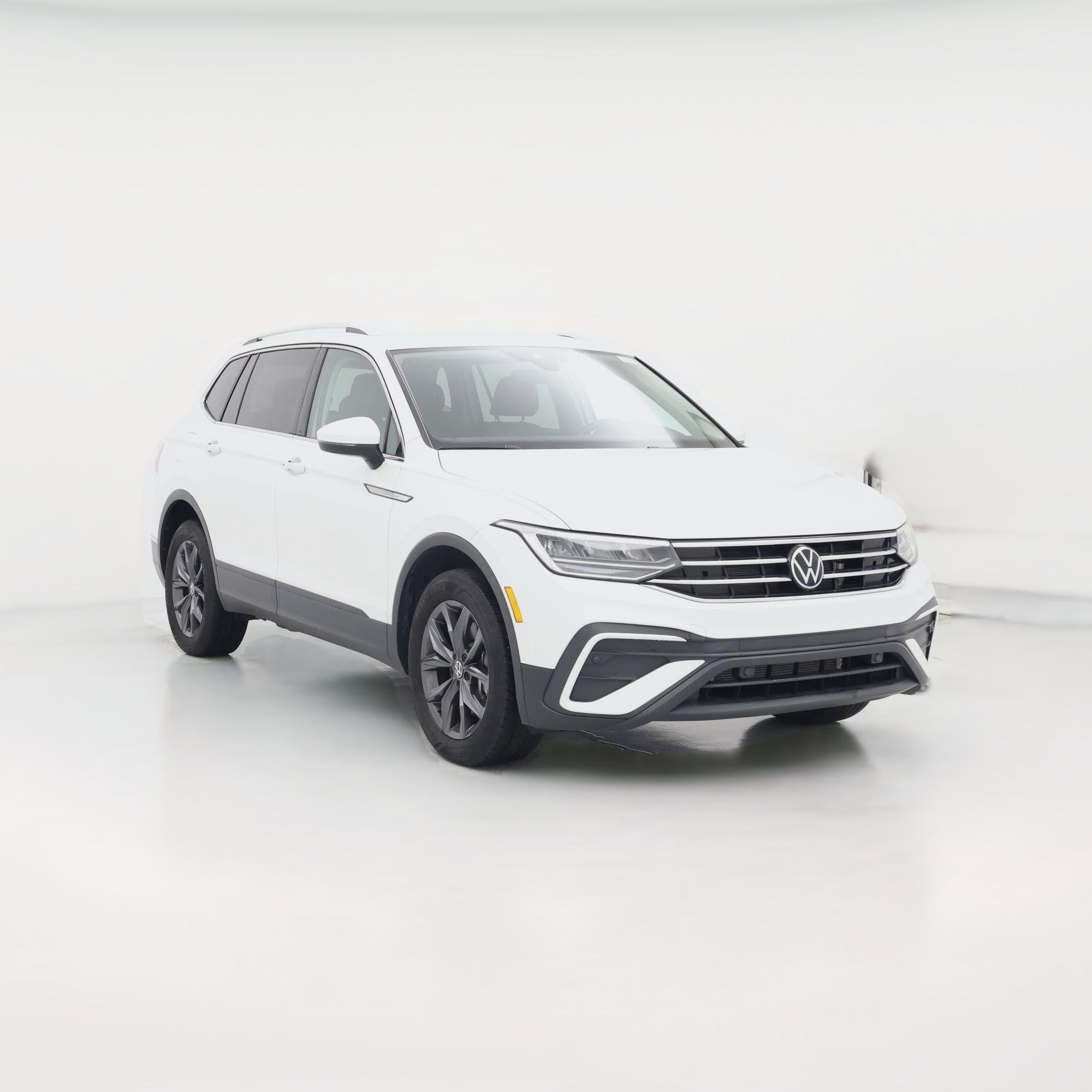 Thumbnail: 2023 Volkswagen Tiguan - 1