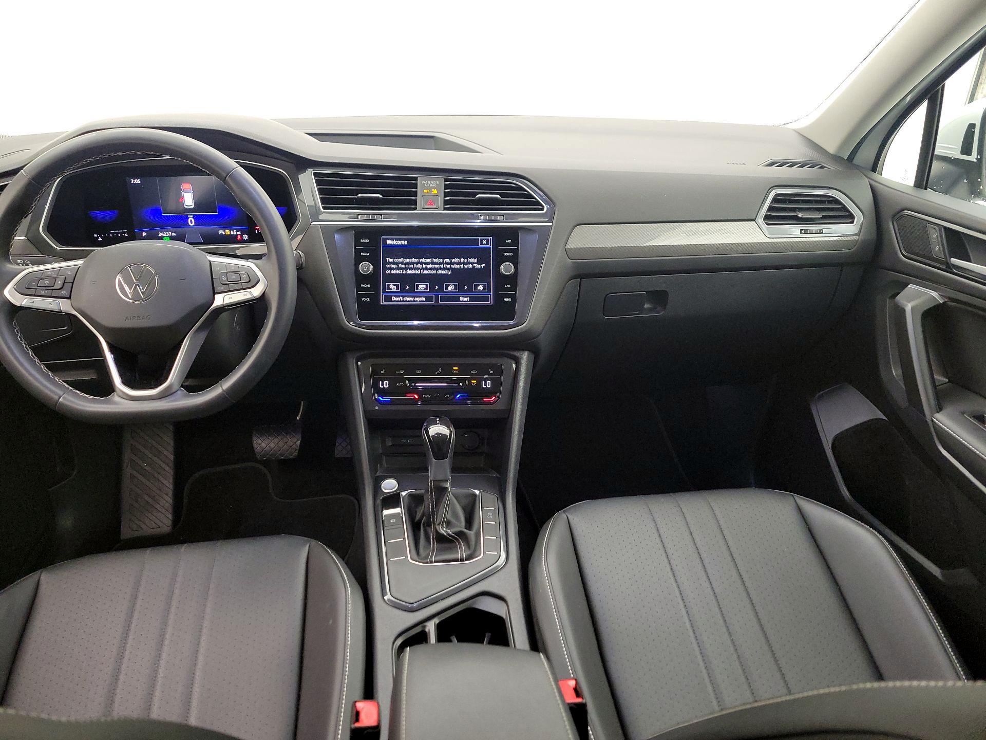 Thumbnail: 2023 Volkswagen Tiguan - 9