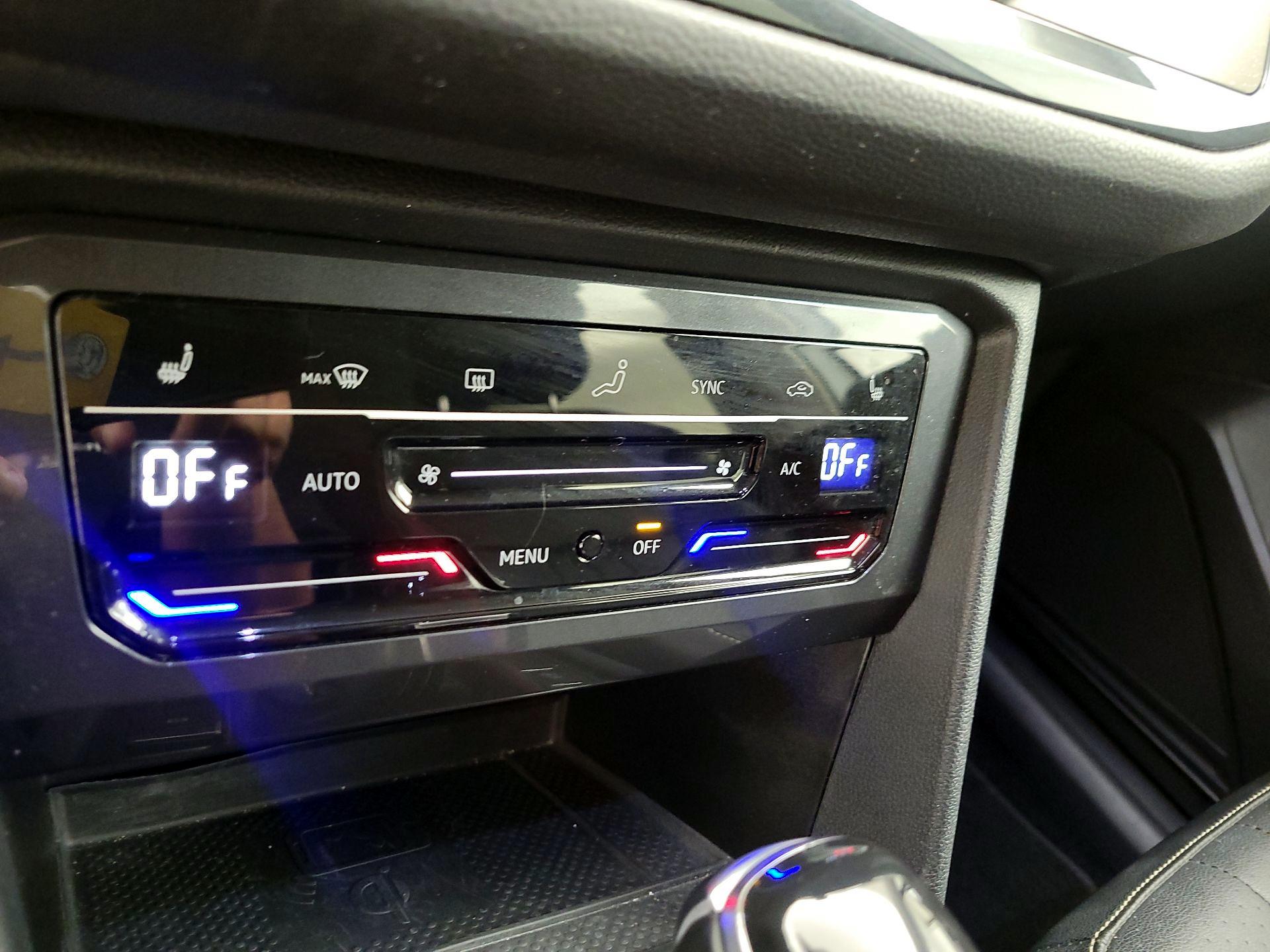 Thumbnail: 2023 Volkswagen Tiguan - 14