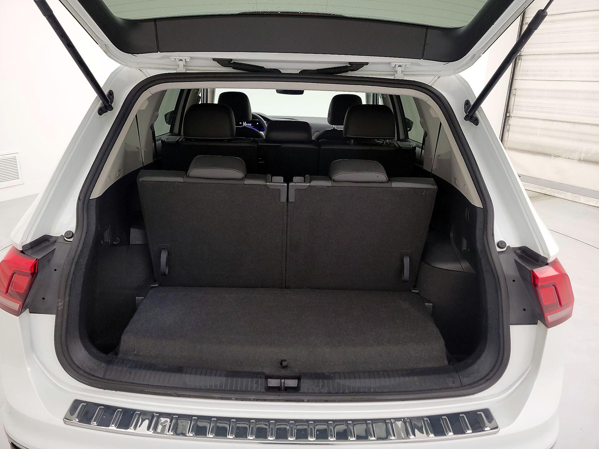 Thumbnail: 2023 Volkswagen Tiguan - 16