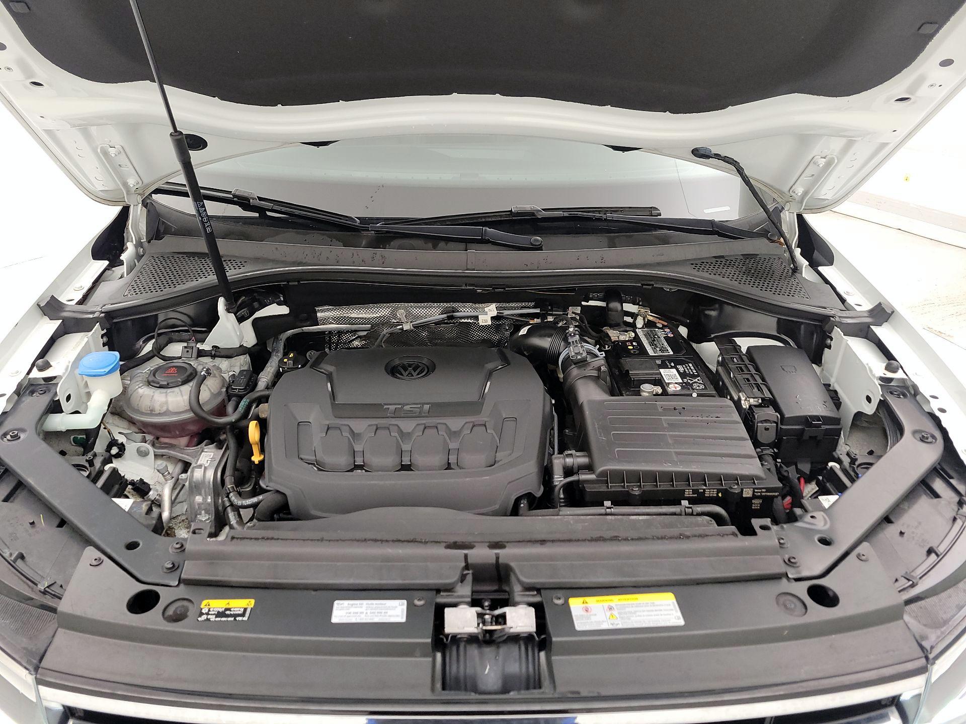 Thumbnail: 2023 Volkswagen Tiguan - 17