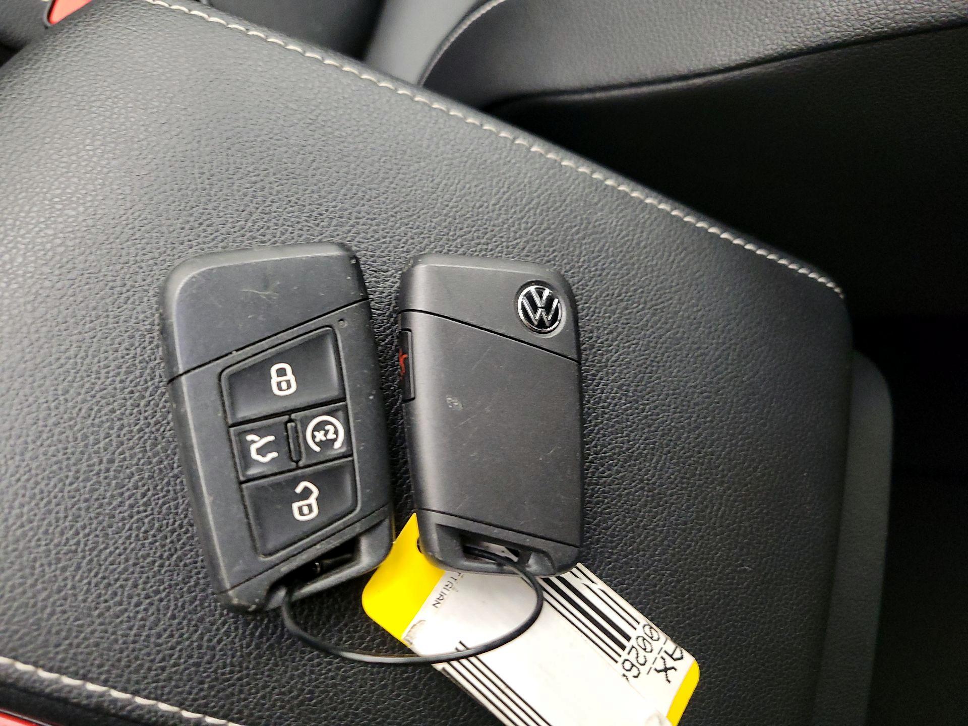 Thumbnail: 2023 Volkswagen Tiguan - 18