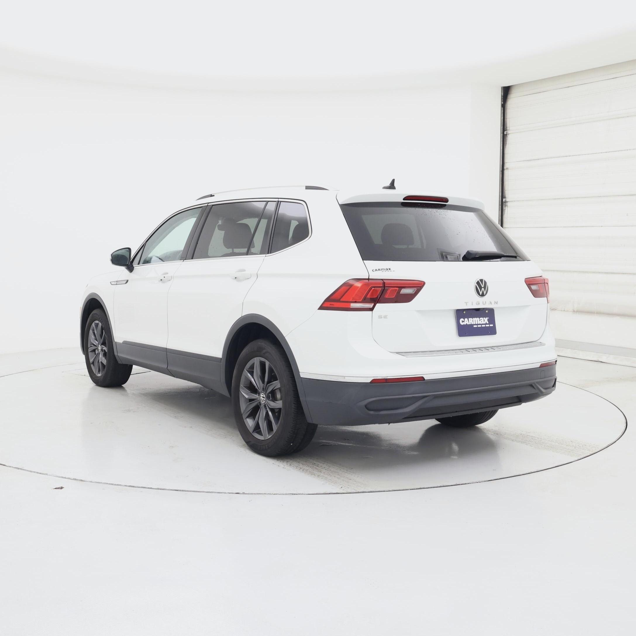 Thumbnail: 2023 Volkswagen Tiguan - 2