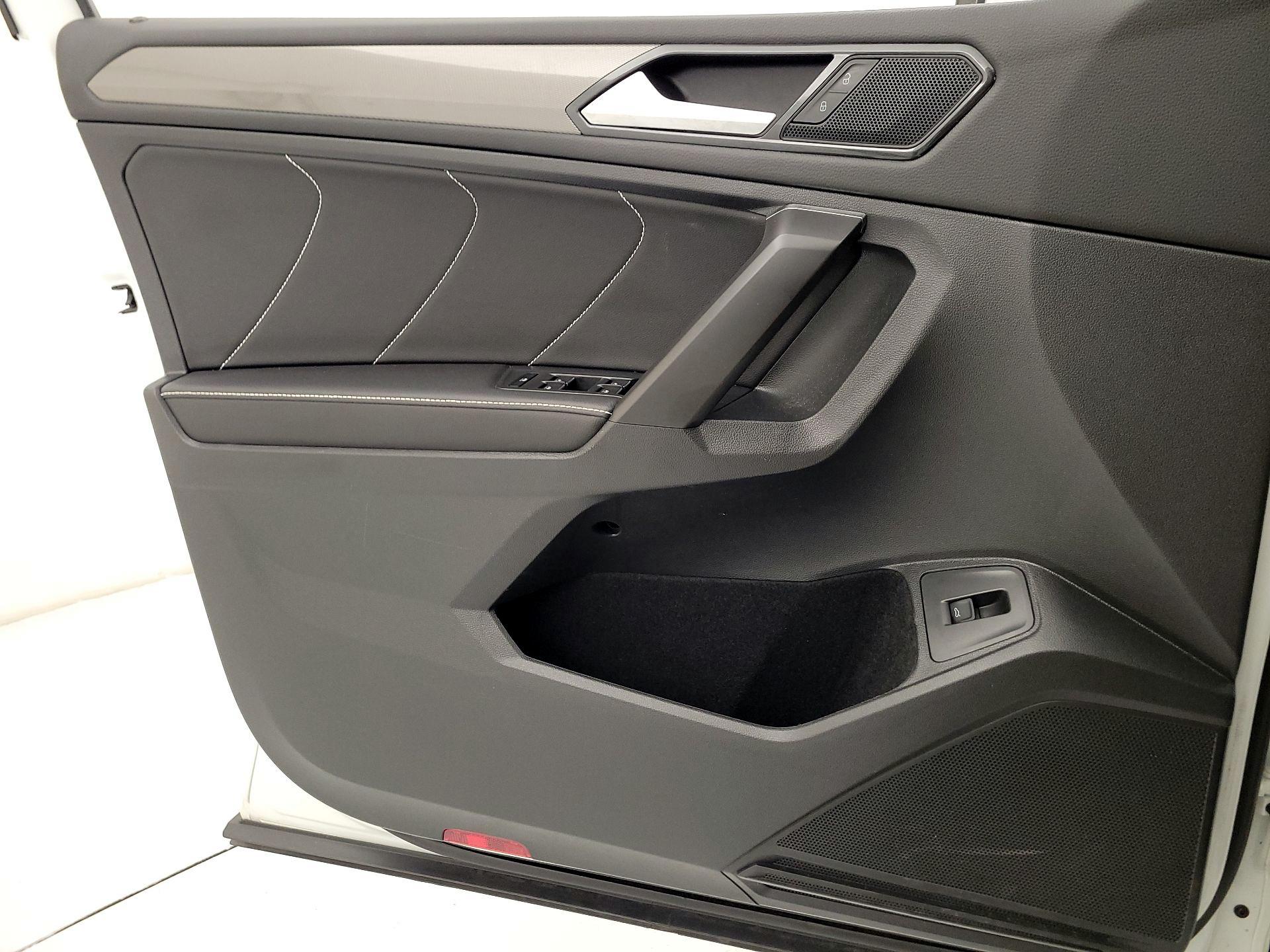 Thumbnail: 2022 Volkswagen Tiguan - 12