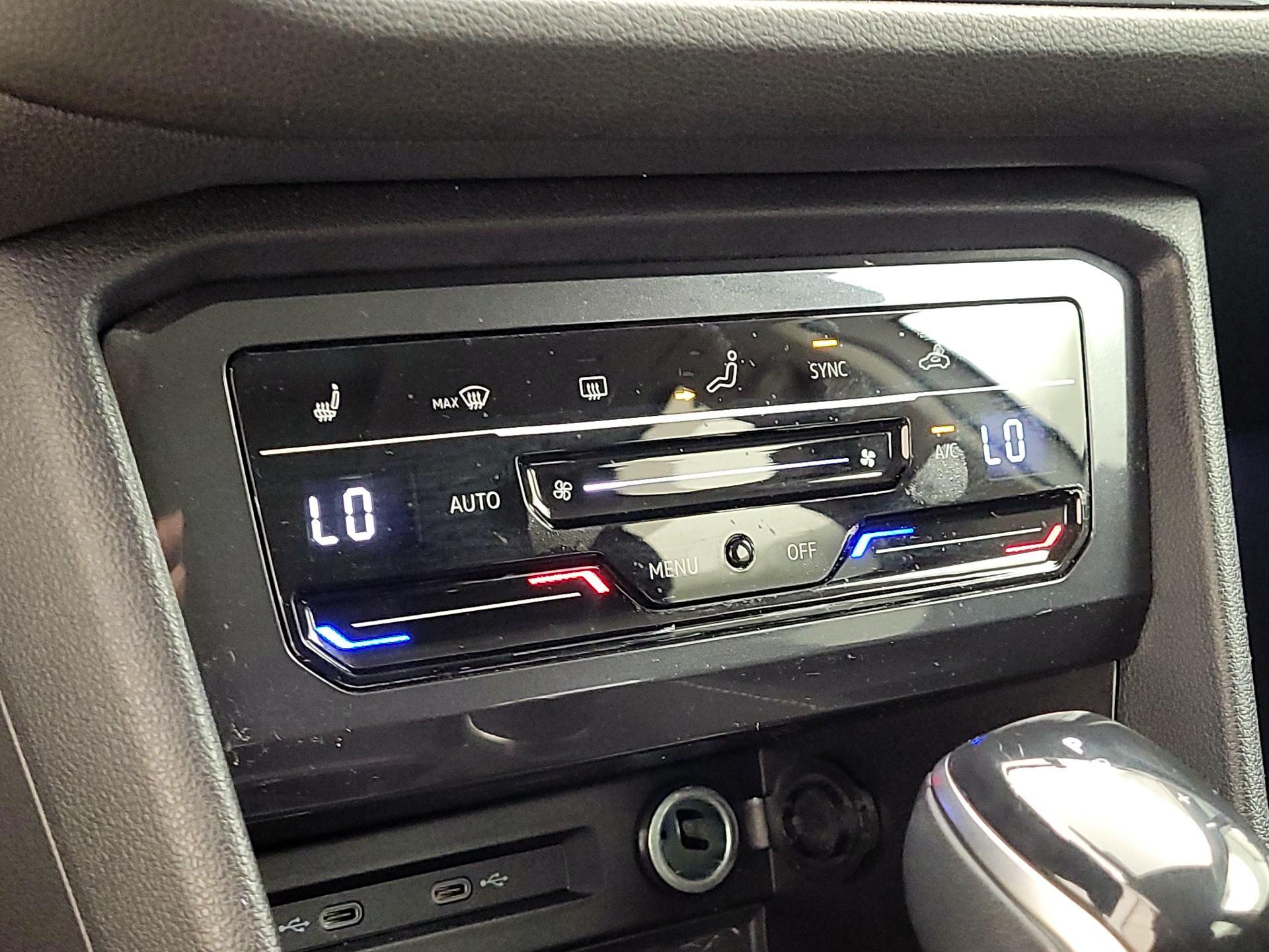 Thumbnail: 2022 Volkswagen Tiguan - 16