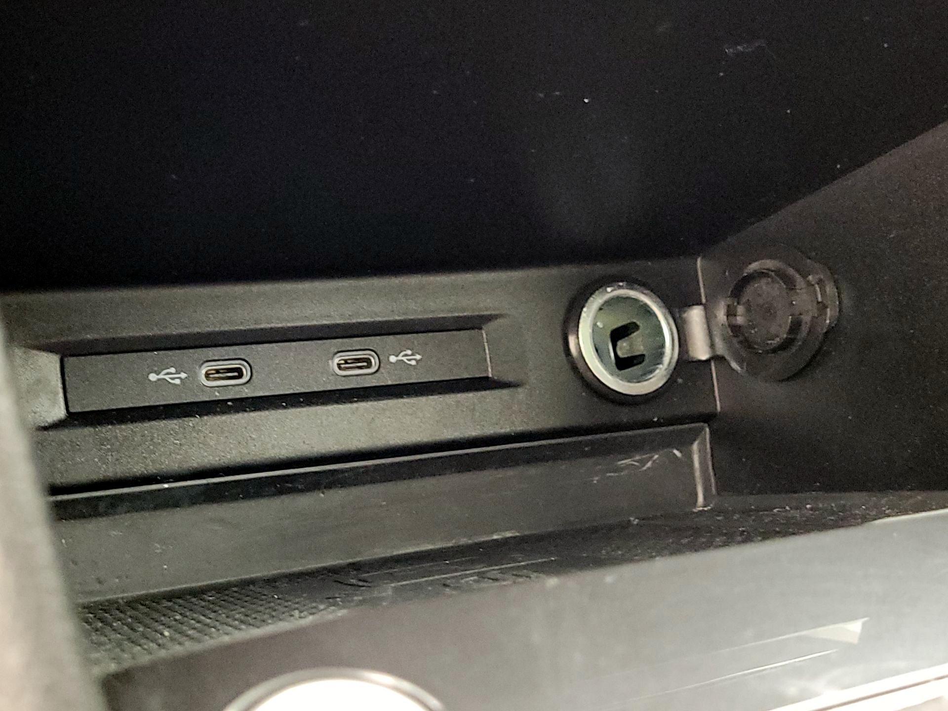 Thumbnail: 2022 Volkswagen Tiguan - 18