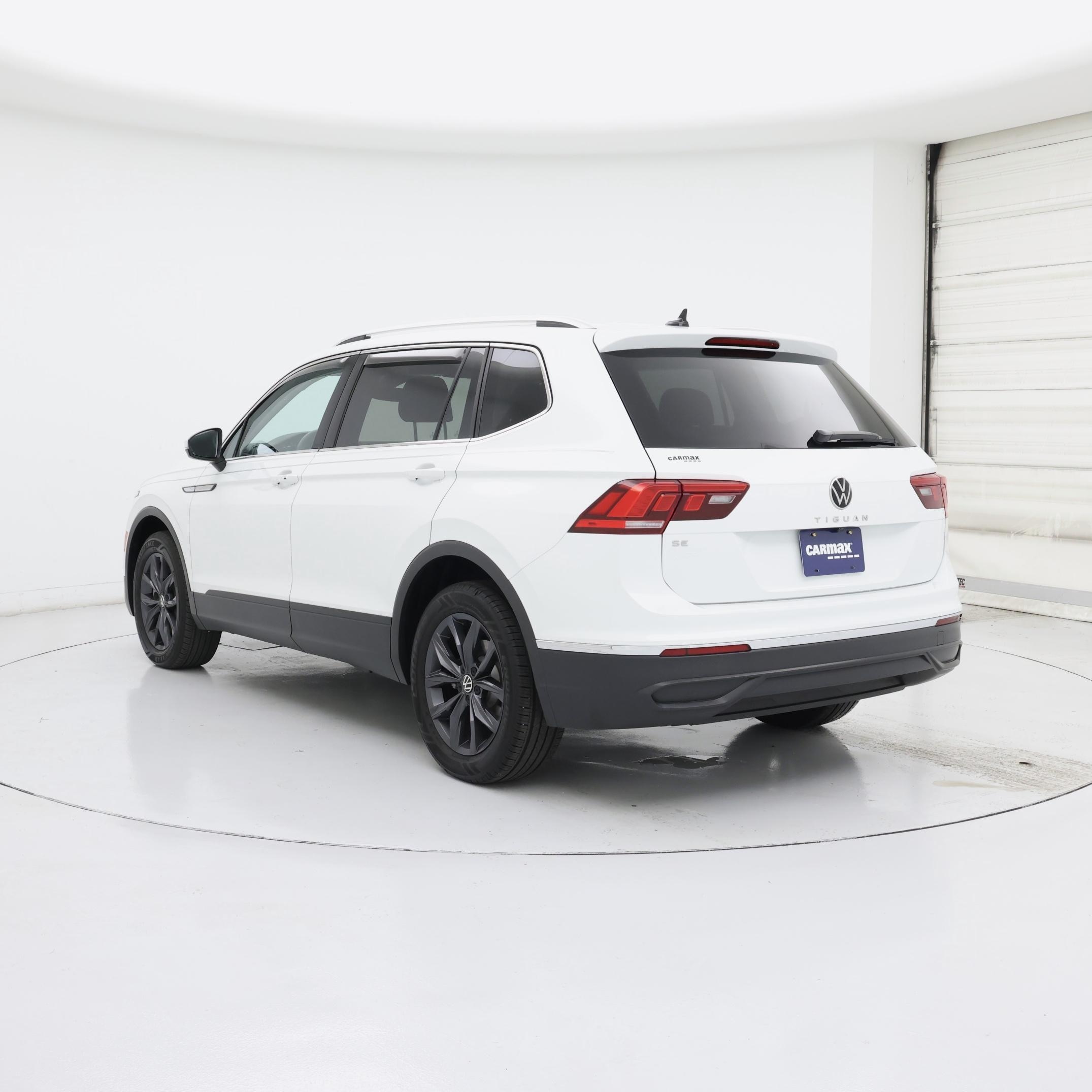 Thumbnail: 2022 Volkswagen Tiguan - 2