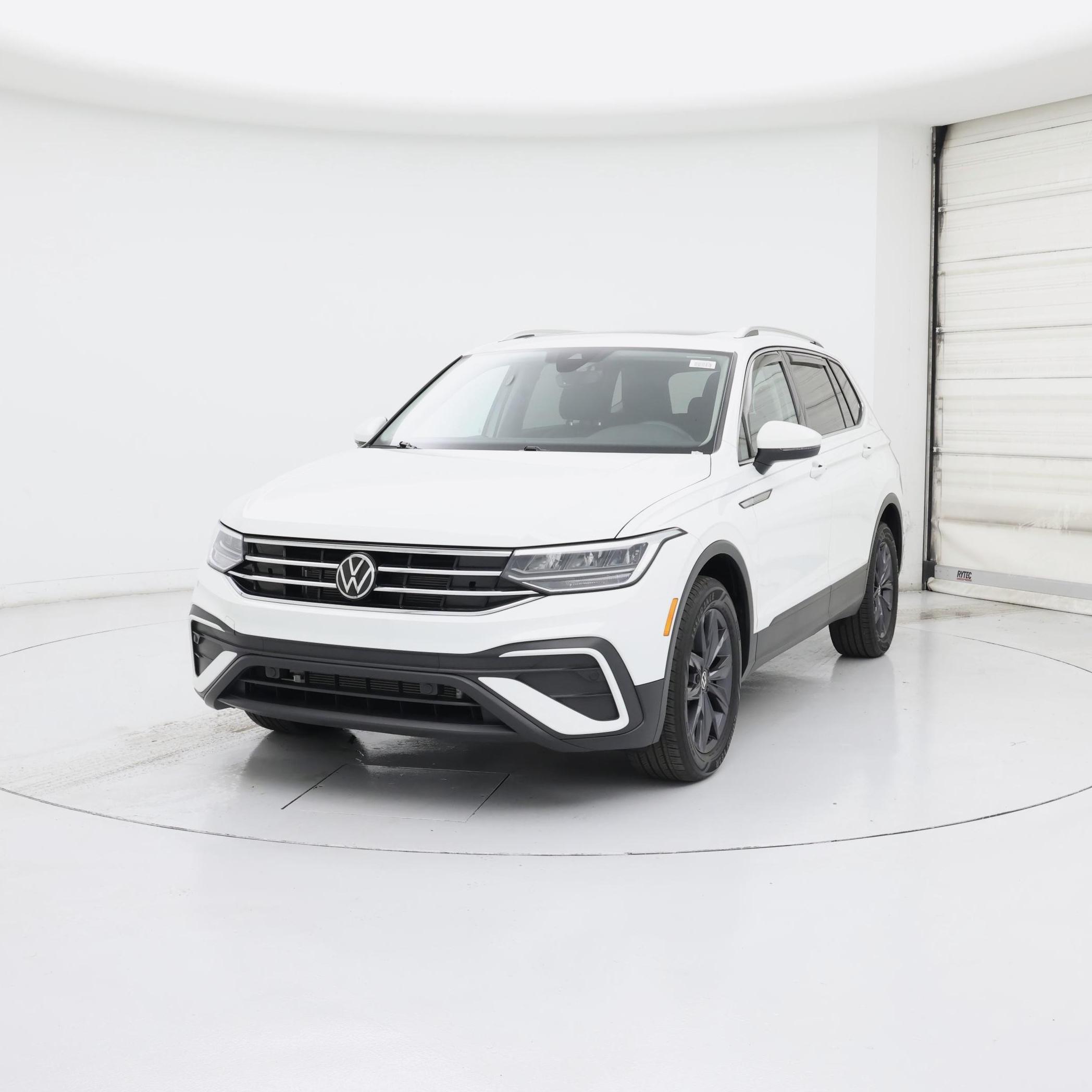 Thumbnail: 2022 Volkswagen Tiguan - 4