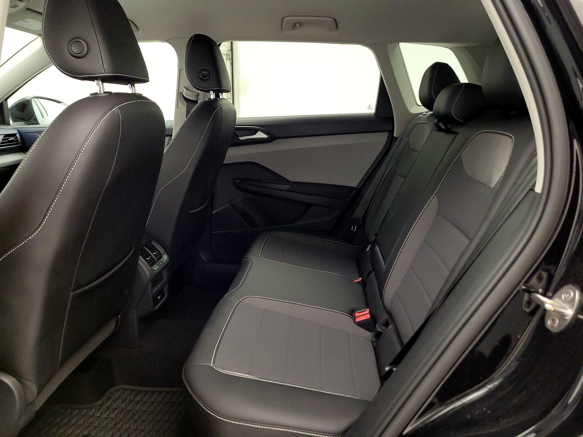 Thumbnail: 2022 Volkswagen Taos - 19