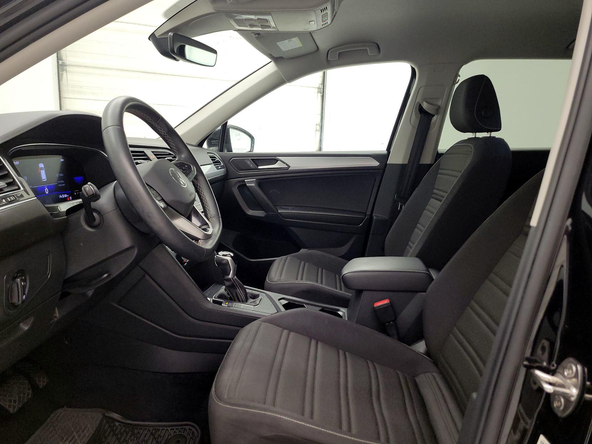 Thumbnail: 2022 Volkswagen Tiguan - 11