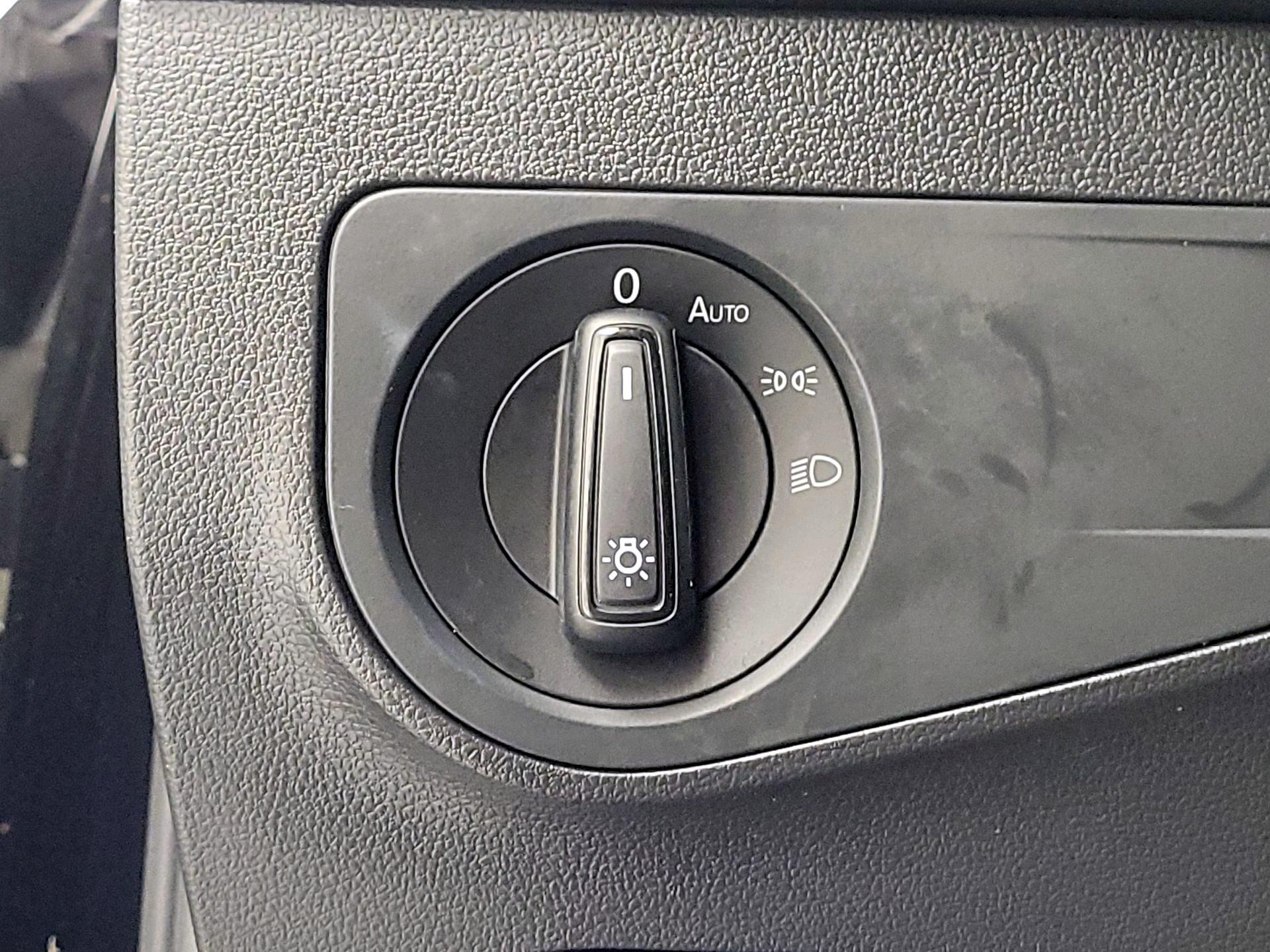 Thumbnail: 2022 Volkswagen Tiguan - 13