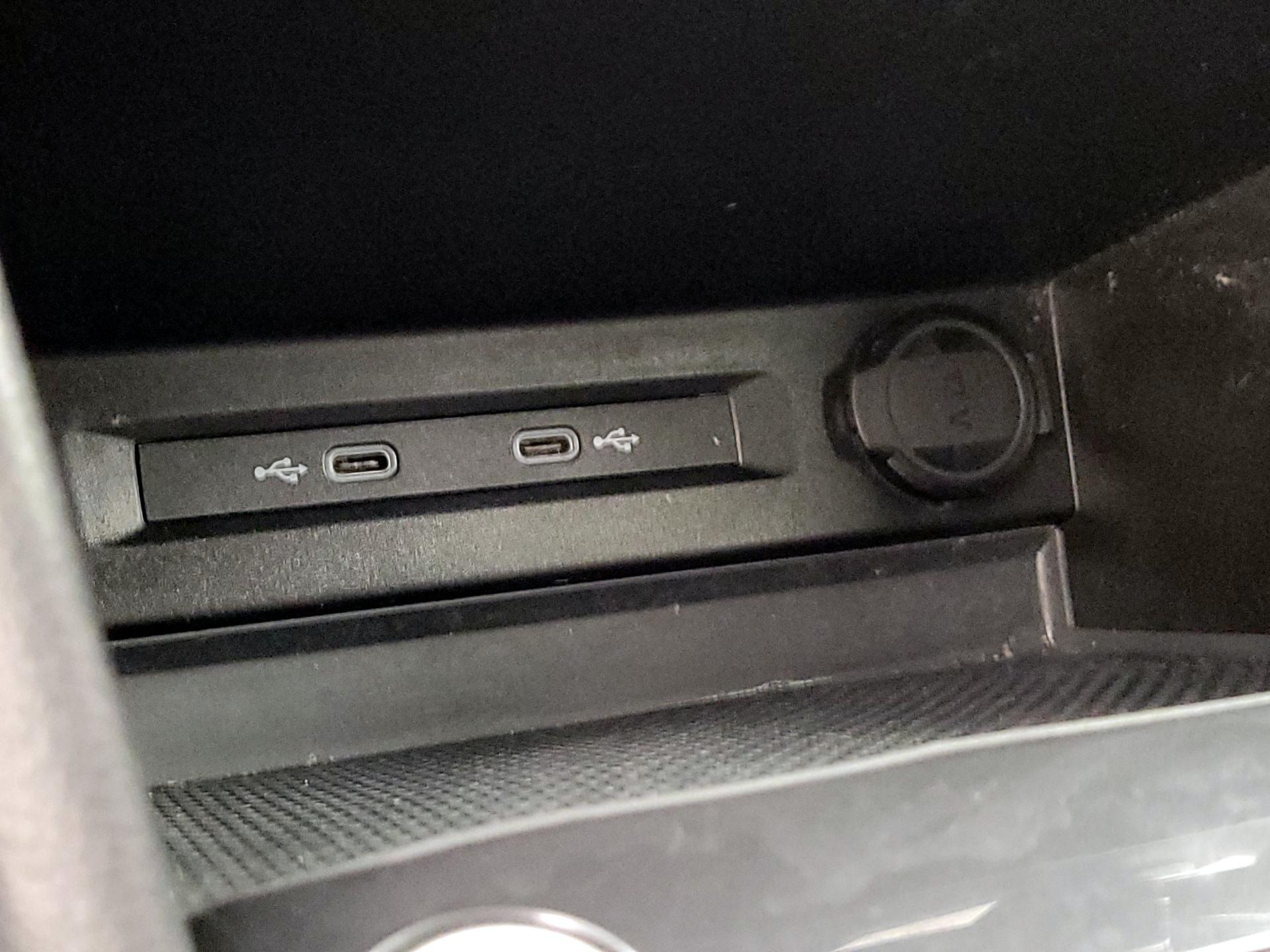 Thumbnail: 2022 Volkswagen Tiguan - 18