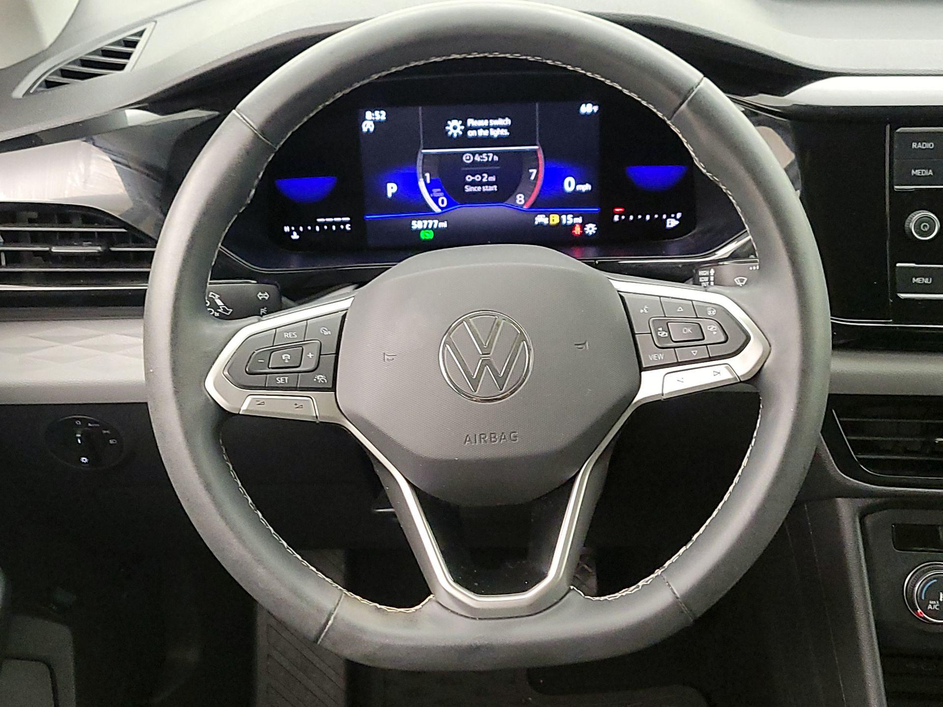 Thumbnail: 2022 Volkswagen Taos - 10